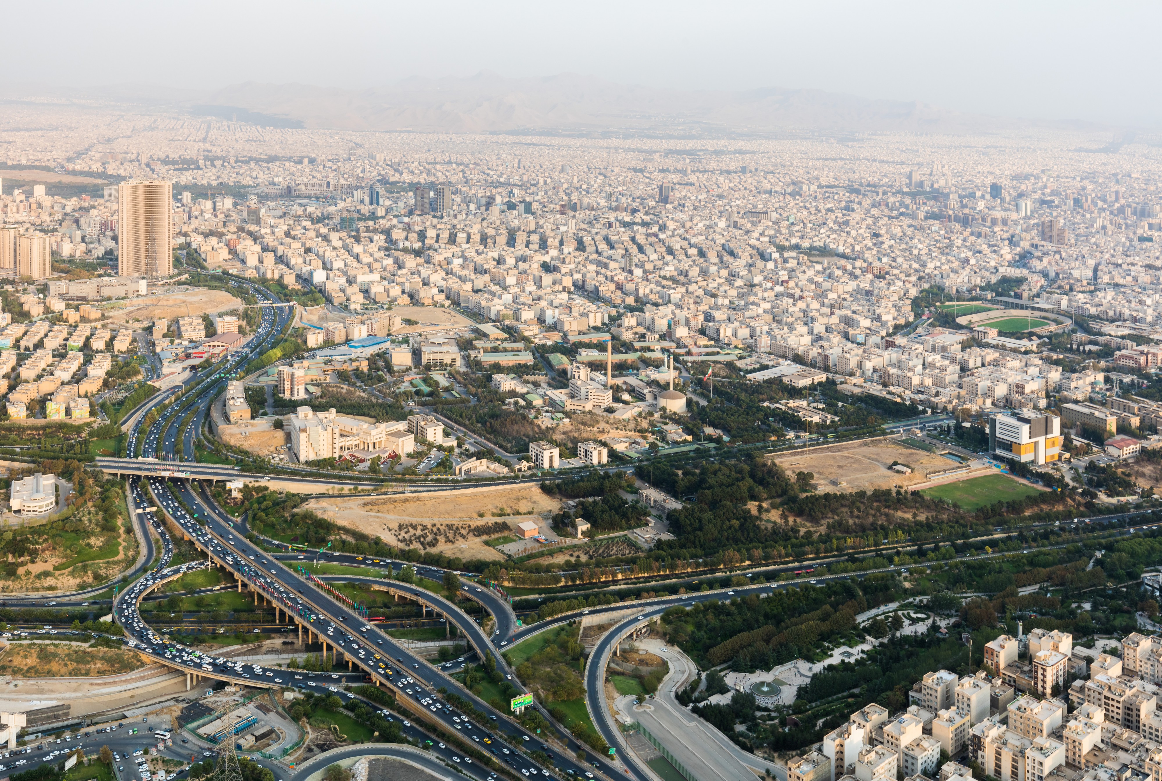 Vista de Teherán desde la Torre Milad, Irán, 2016-09-17, DD 74