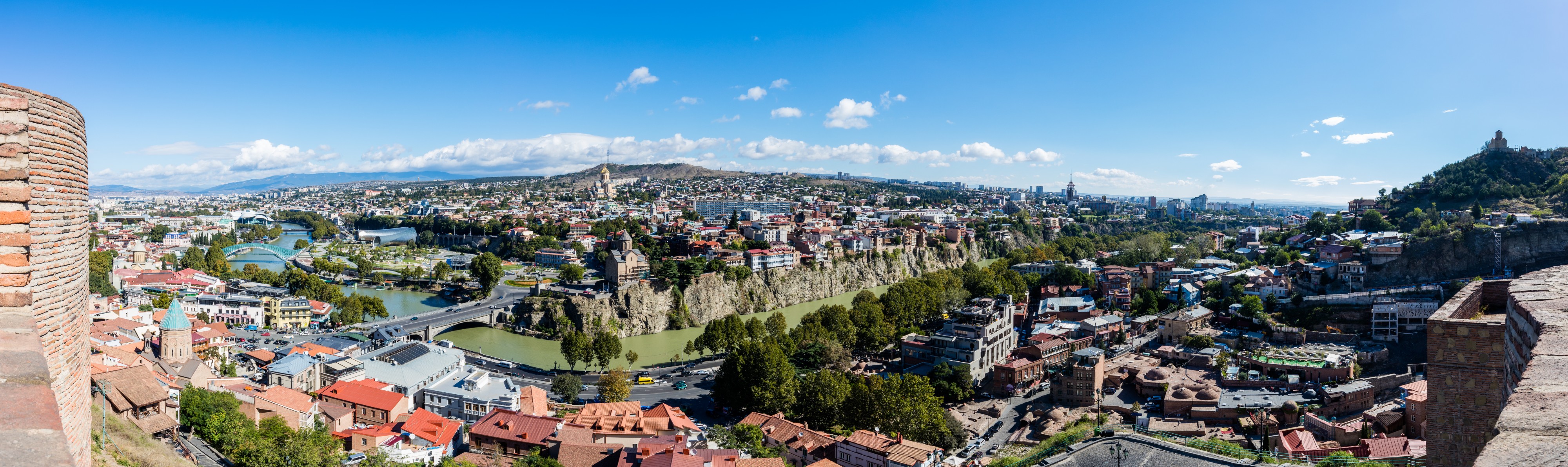 Vista de Tiflis, Georgia, 2016-09-29, DD 31-33 PAN