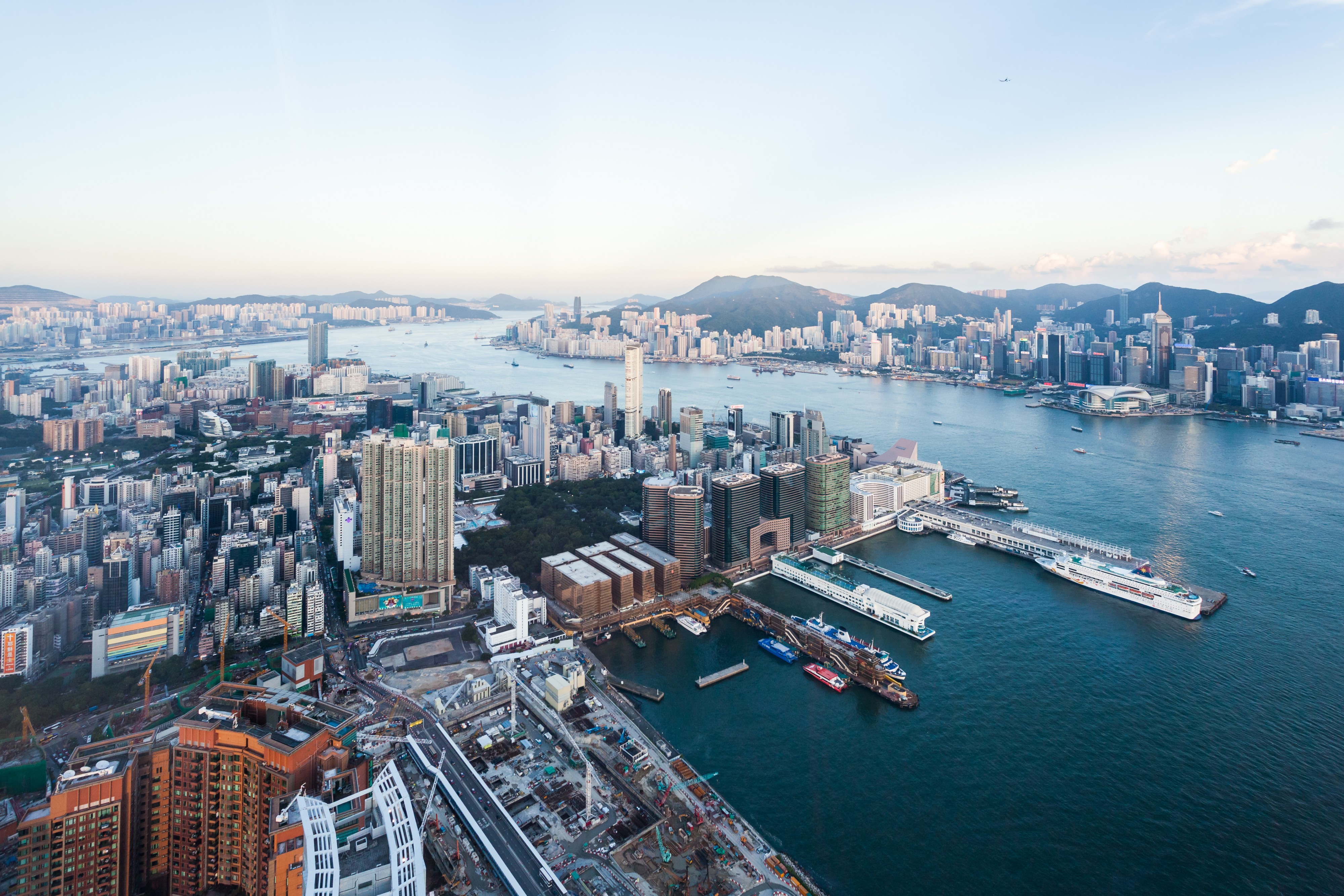 Vista del Puerto de Victoria desde Sky100, Hong Kong, 2013-08-09, DD 02