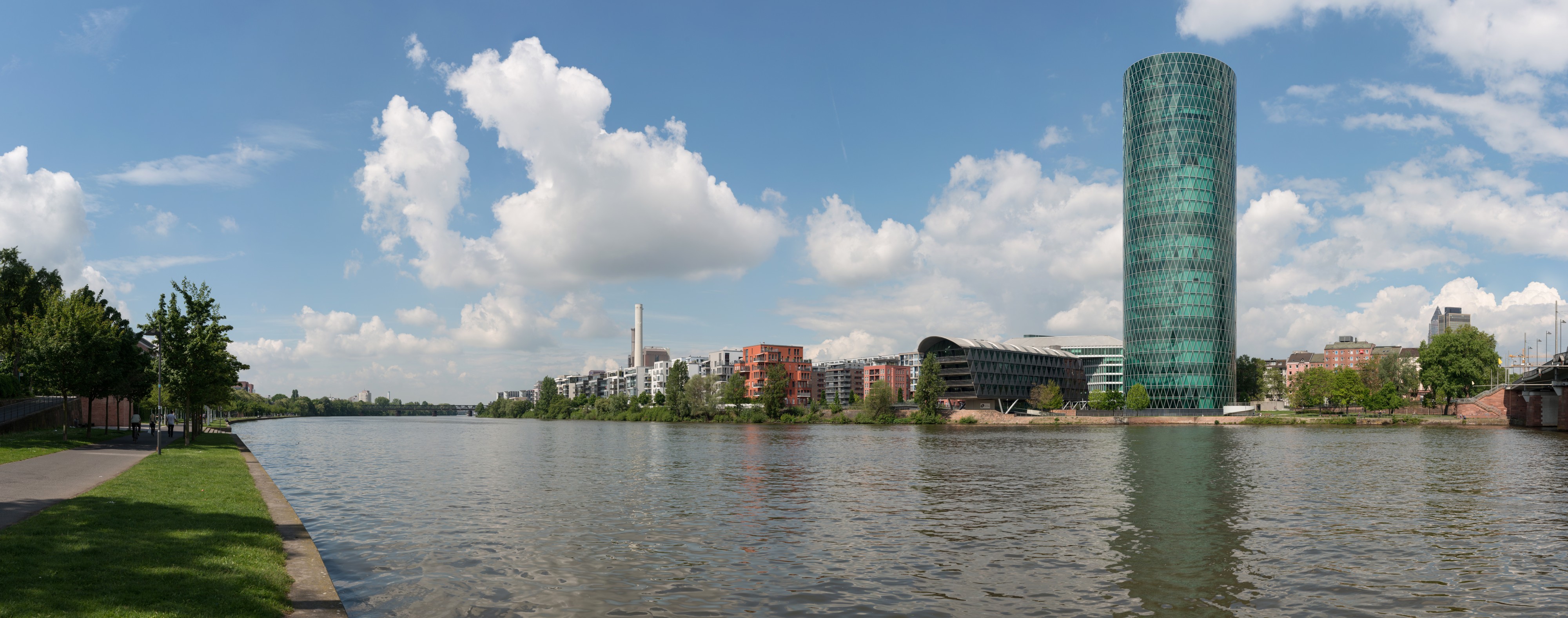 Westhafen, Frankfurt, Southeast view 20170514 3