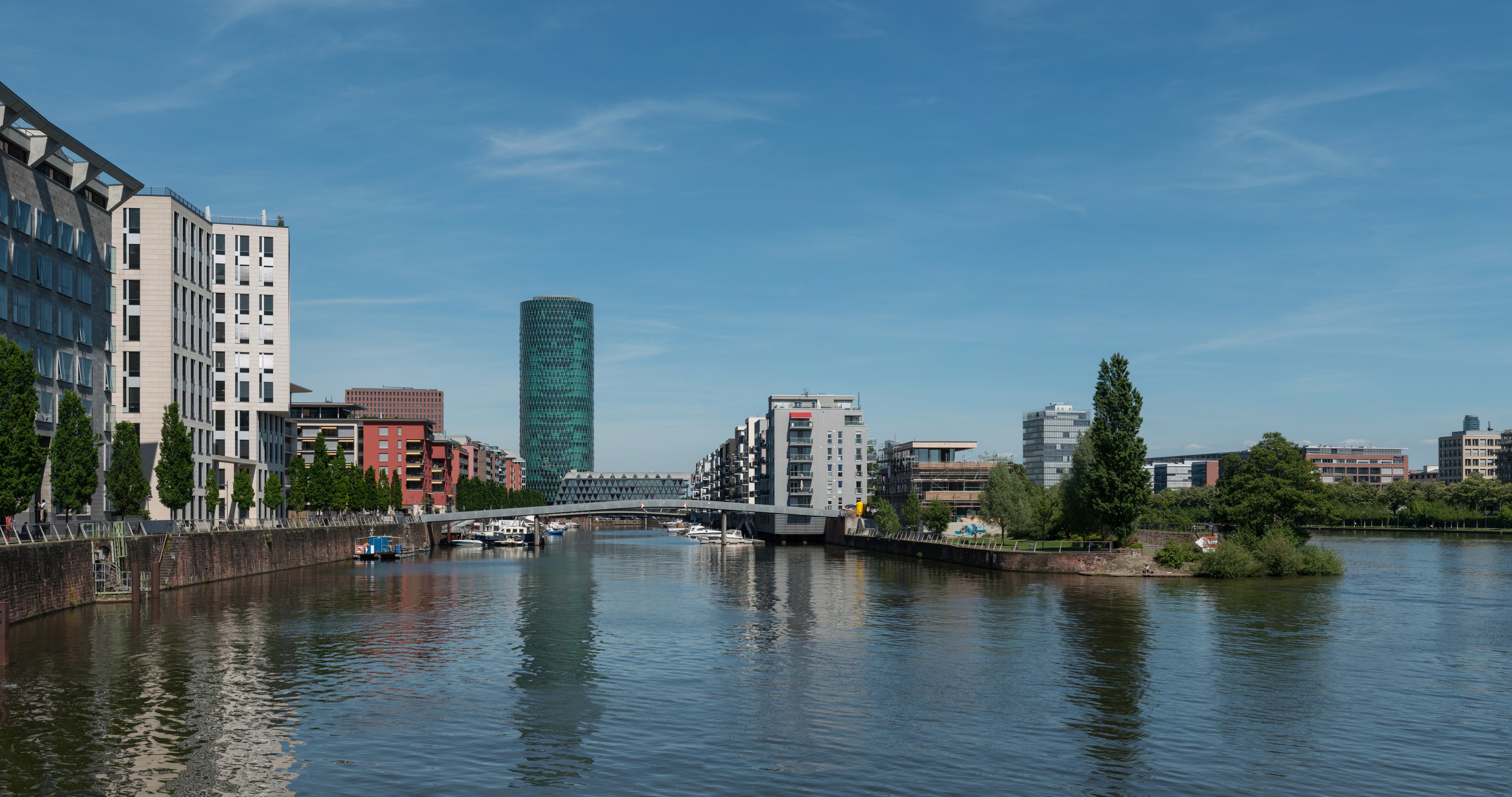 Westhafen, Frankfurt, West view from Rotfeder-Ring 20170516 1