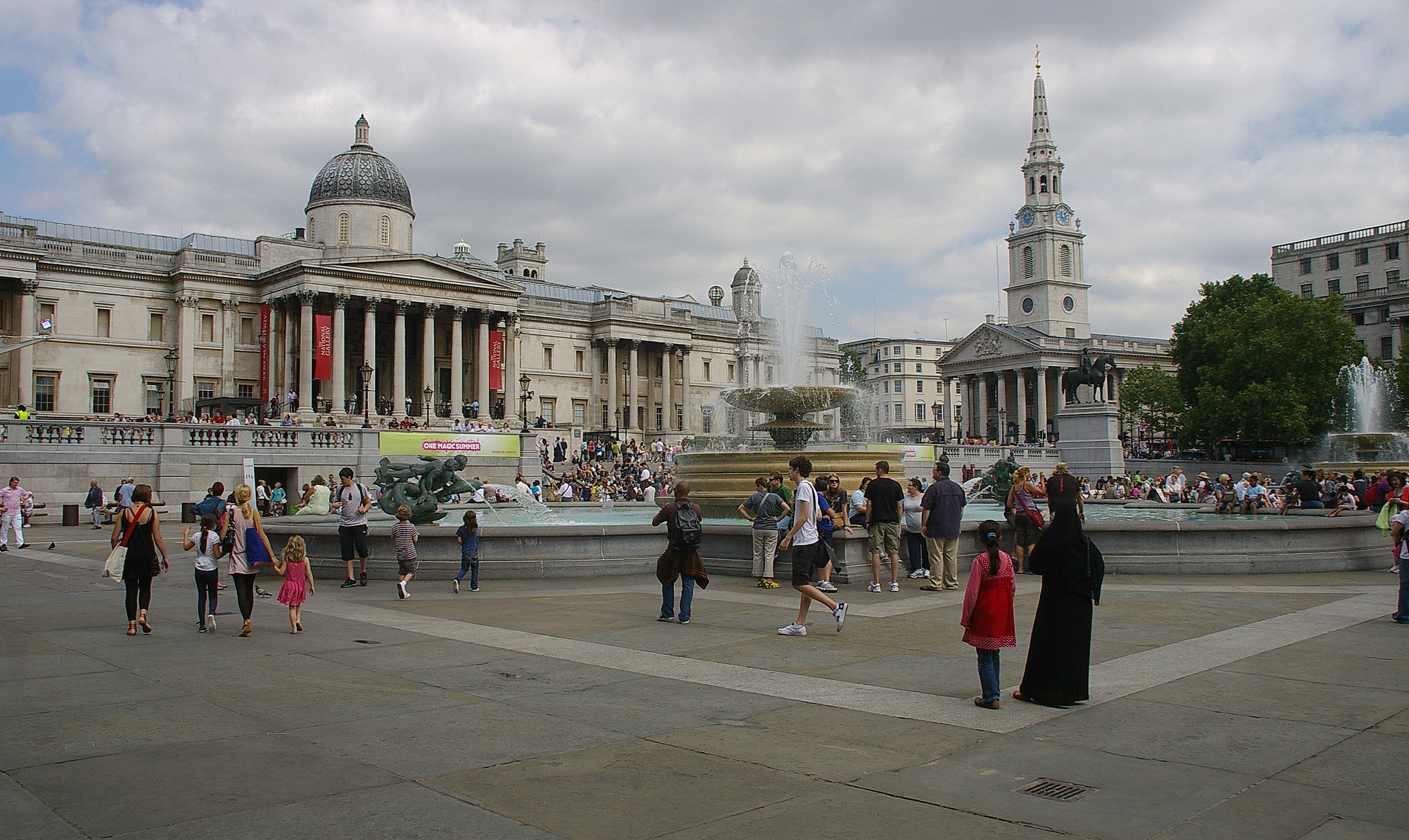 Trafalgar Square MMB 07