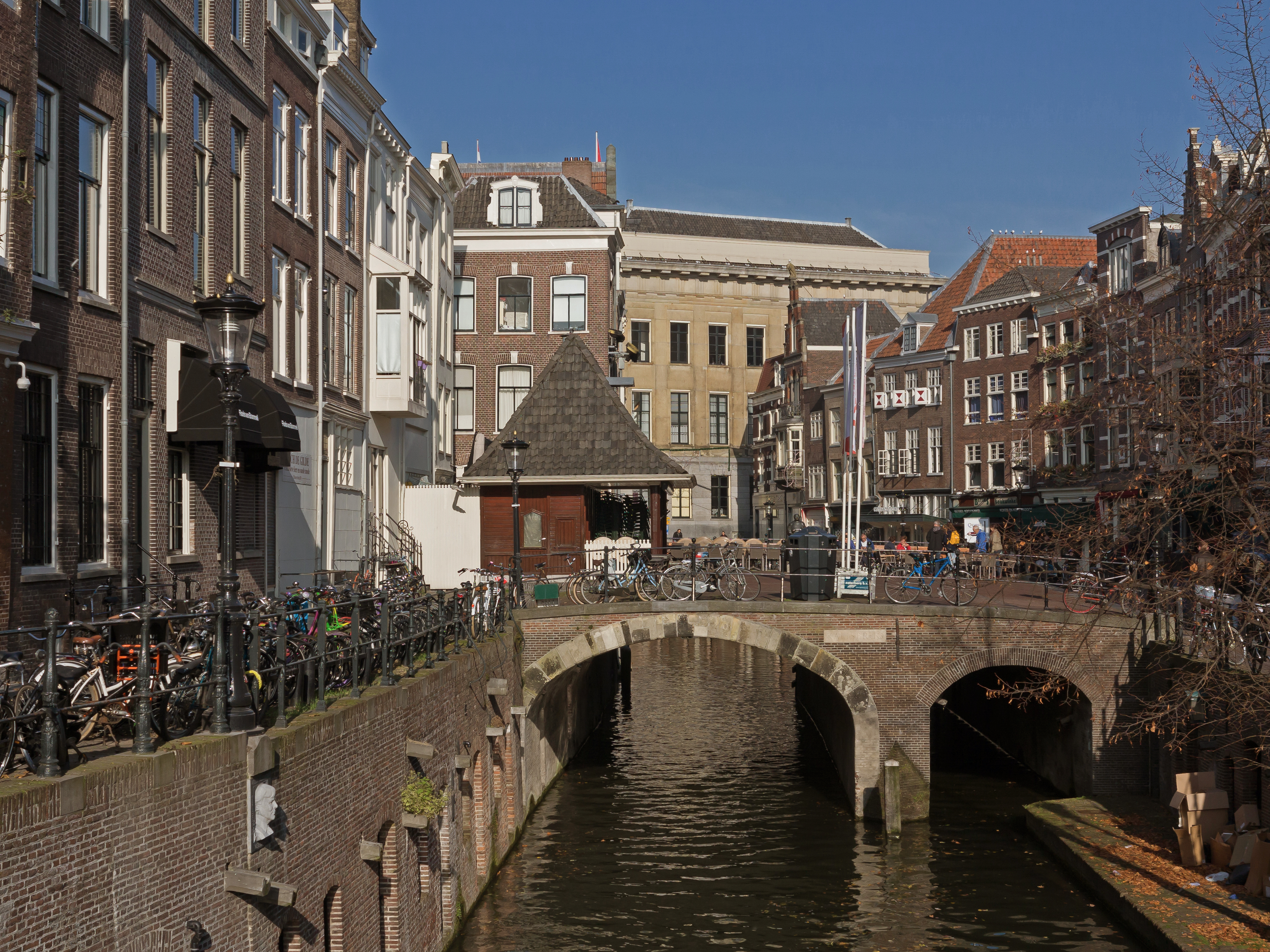 Utrecht, de Vismarkt-Choorstraat vanaf de Maartensbrug foto5 2015-11-01 11.07