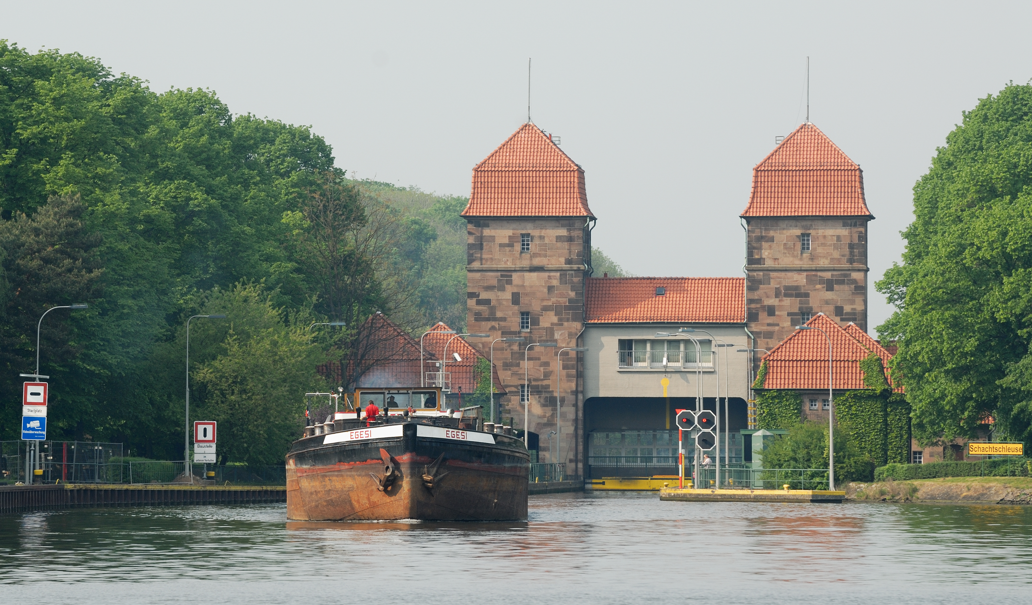 Wasserstraßenkreuz Minden Schachtschleuse