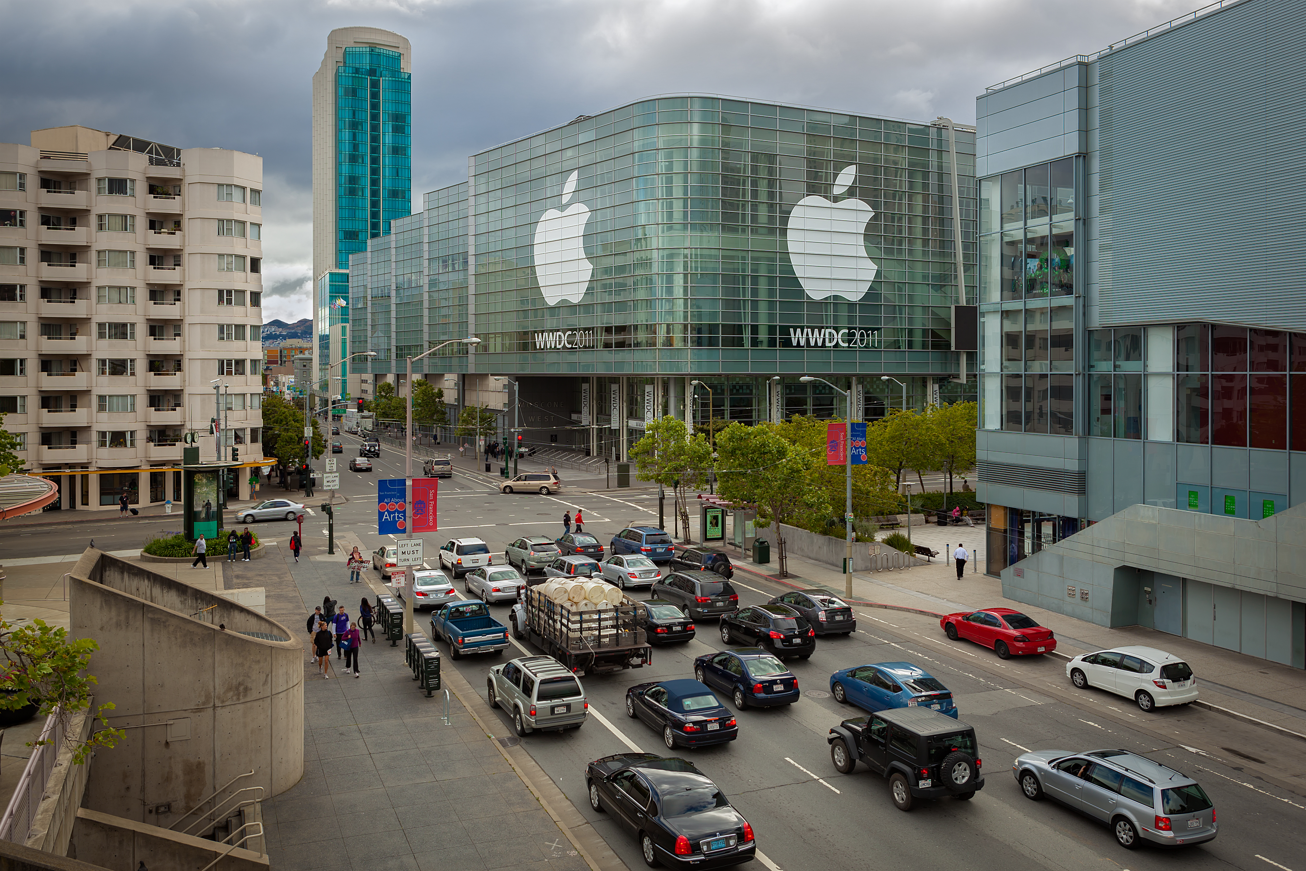 WWDC 2011 - Moscone West Exterior