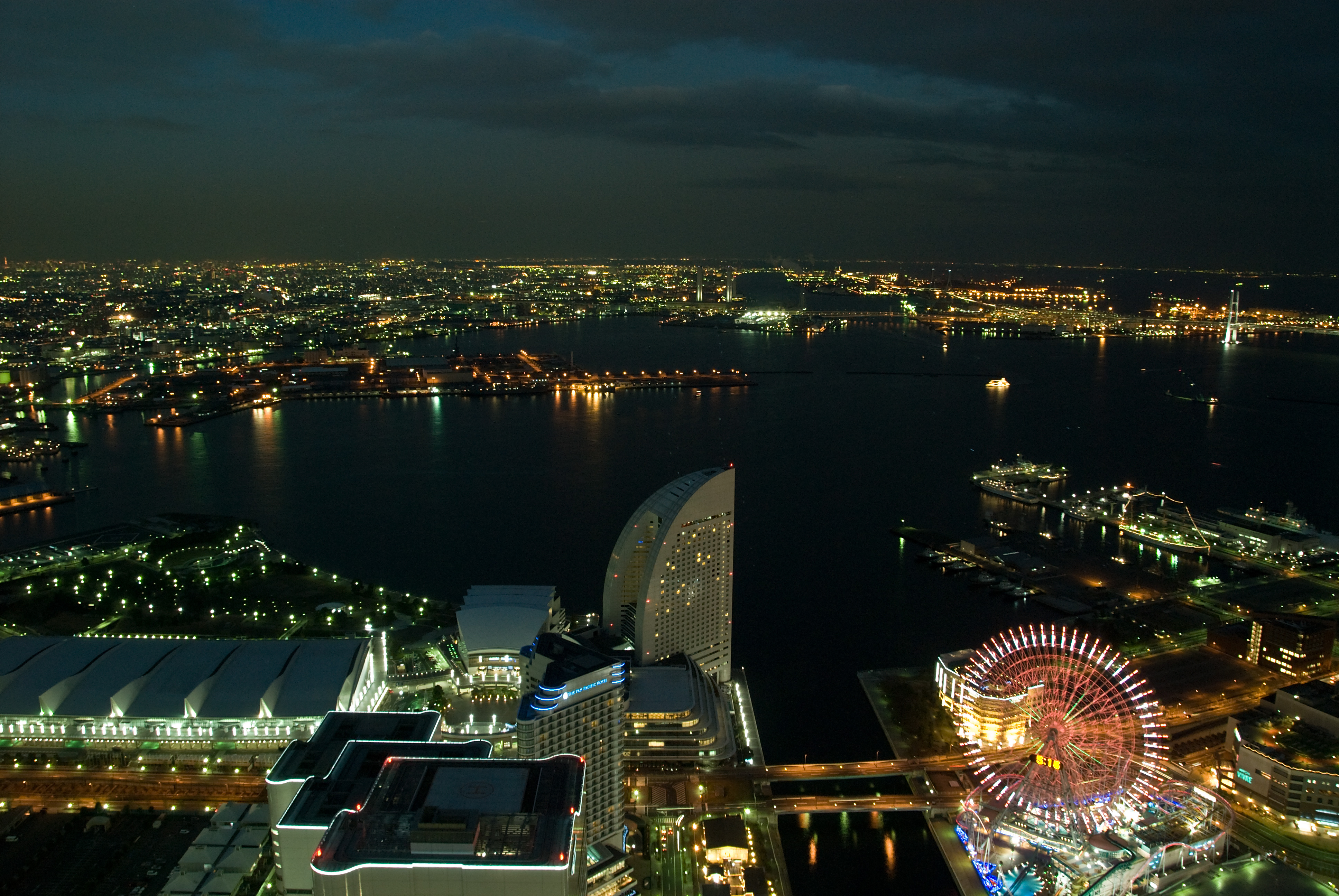 Yokohama-from-the-Landmark-Tower,-515PM