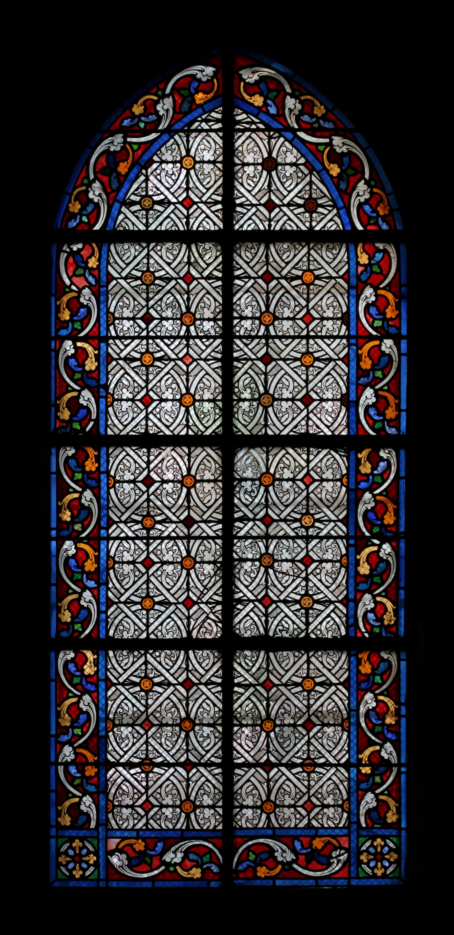 Église Saint-Jean-Baptiste de Belleville - vitrail d'une chapelle