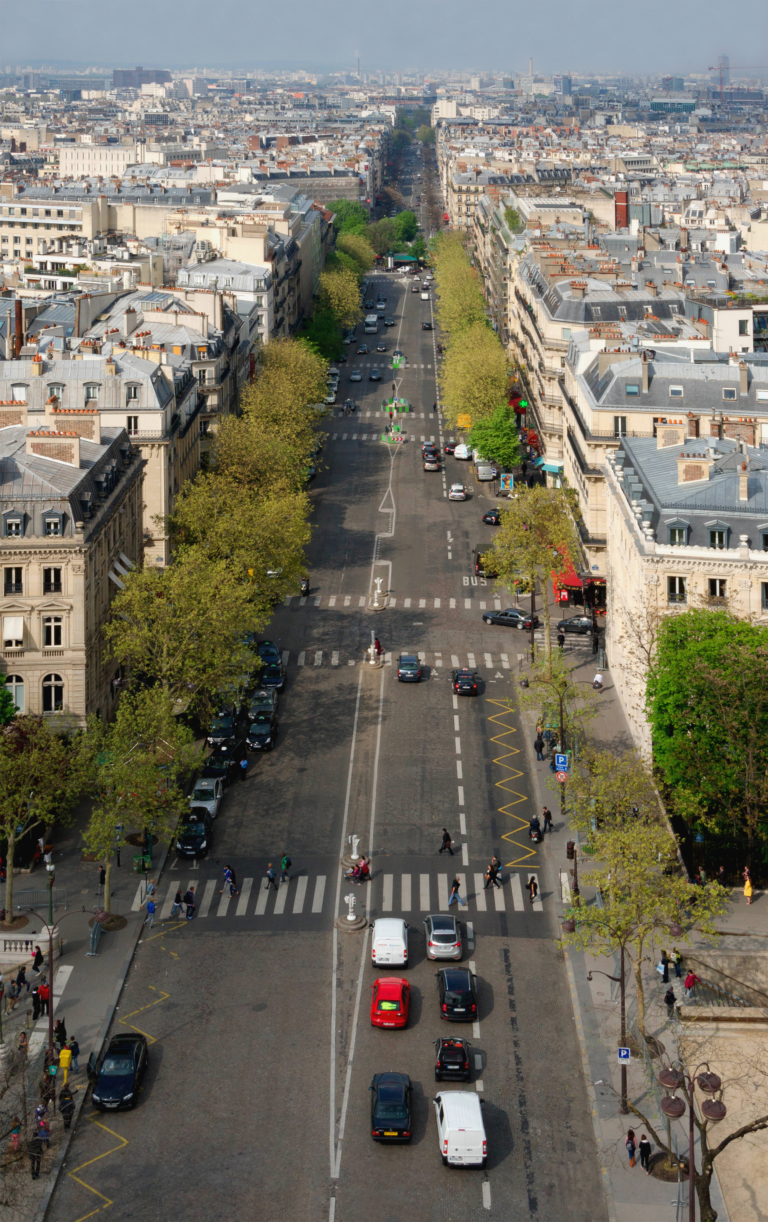 Avenue de Wagram depuis Arc de Triomphe Etoile Paris