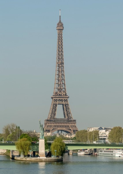 Eiffel Tower as seen from the Pont Mirabeau, 10 April 2014