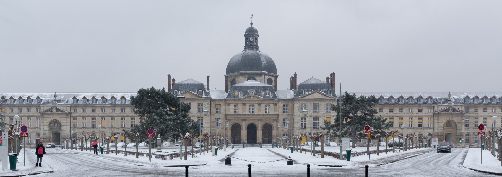 La Pitie-Salpetriere under snow 2013-03-12