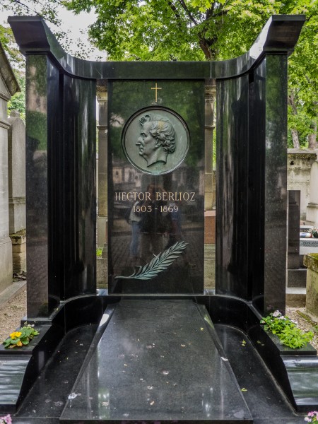 Paris-Grave of Hector Berlioz P1260641