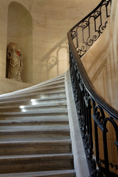 Paris - Collège des Bernardins - Statue sans tête - 002
