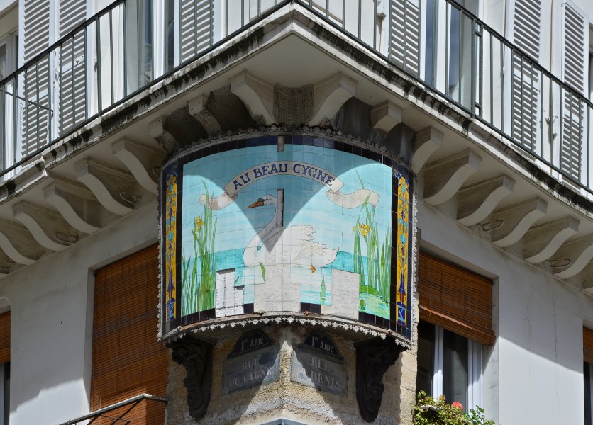 Paris Enseigne 127 rue St-Denis 2013