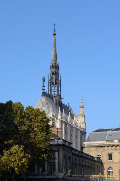 Paris Sainte Chapelle East View 01