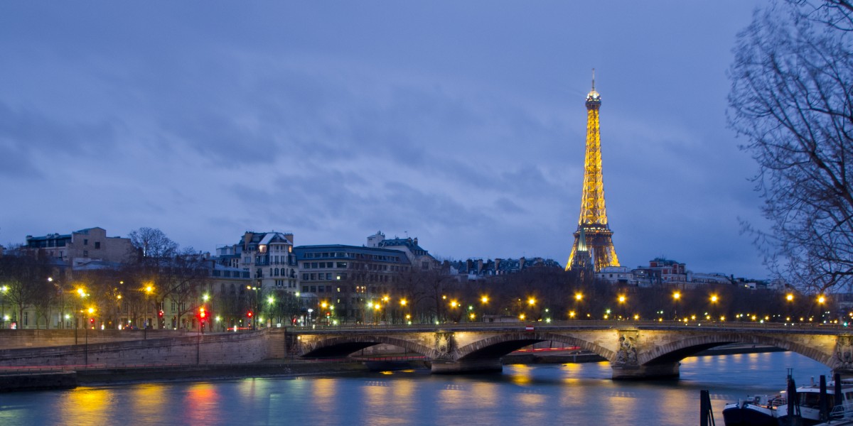 Pont des Invalides et Tour Eiffel - 01