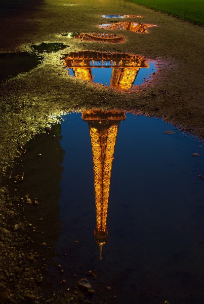 Reflet-tour-Eiffel-Paris-Luc-Viatour