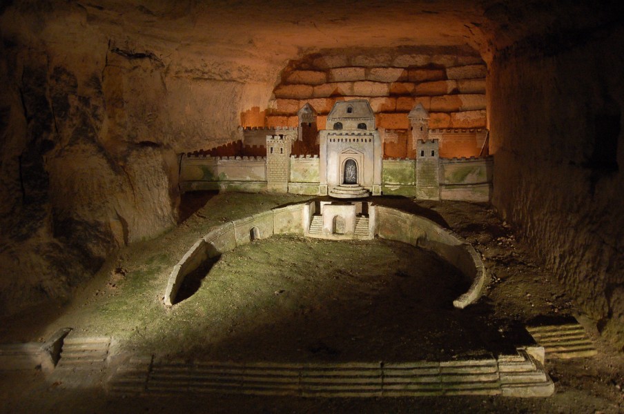 Sculpture Decure catacombes Paris