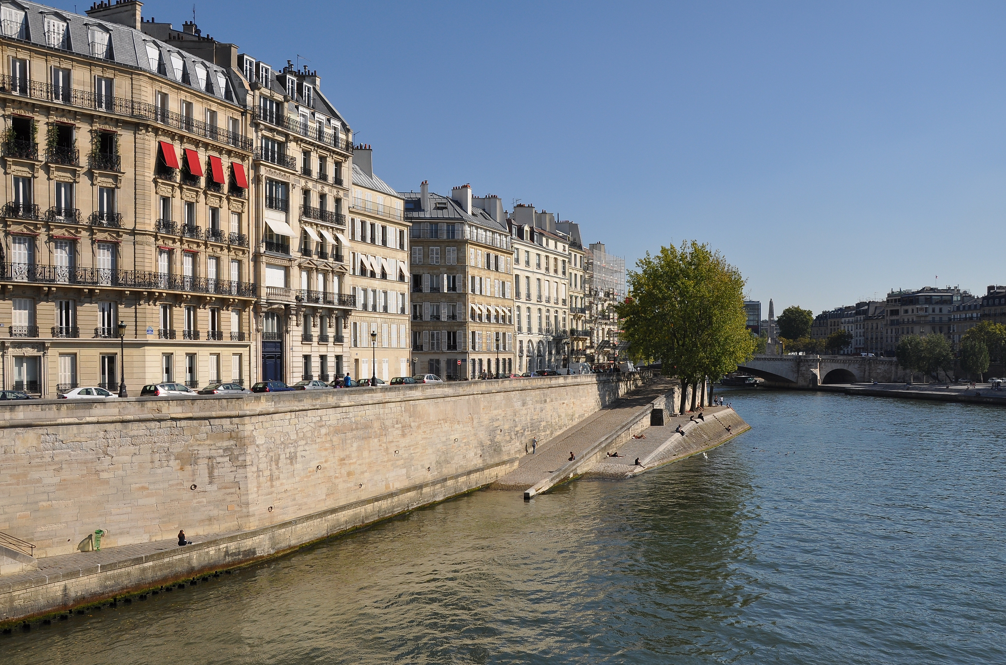 Quai d'Orléans Paris 004