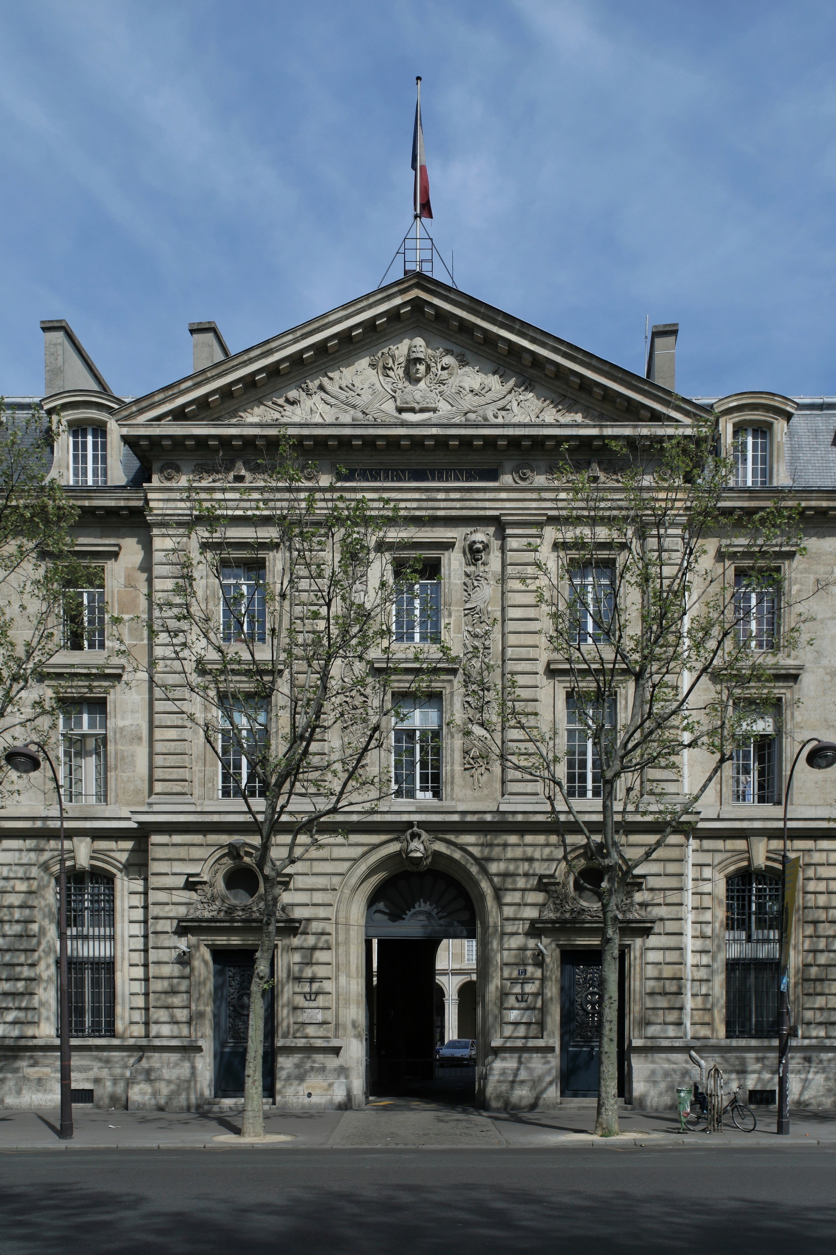 Caserne Verines - Place de la Republique 3
