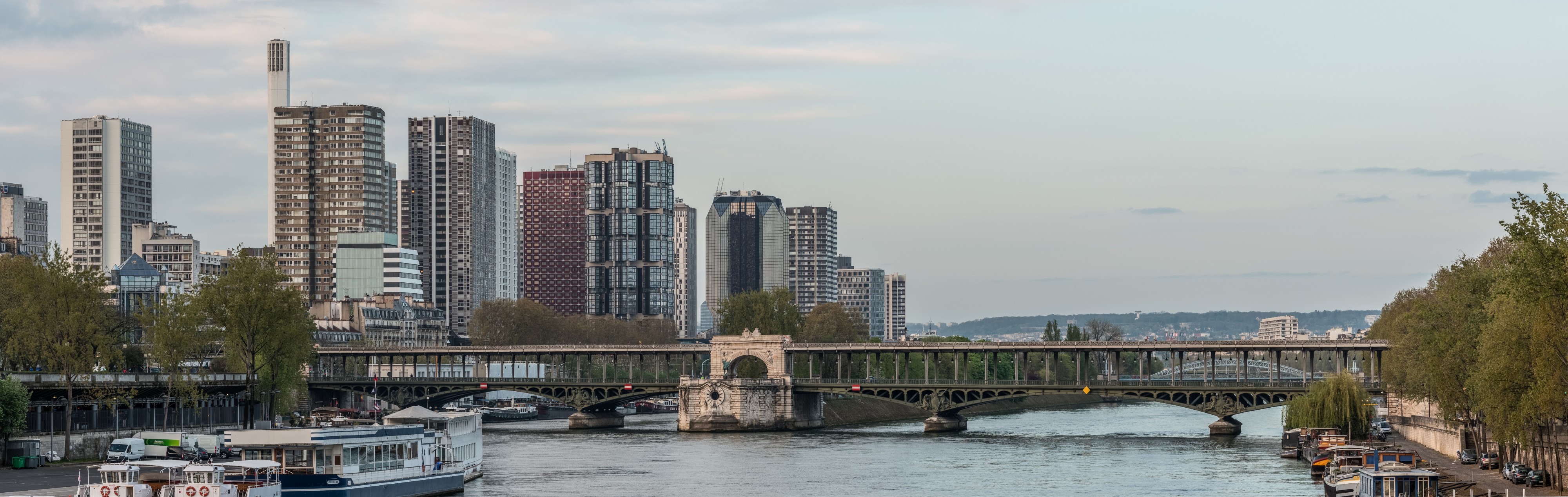 Front de Seine and Pont de Bir-Hakeim 140405 1