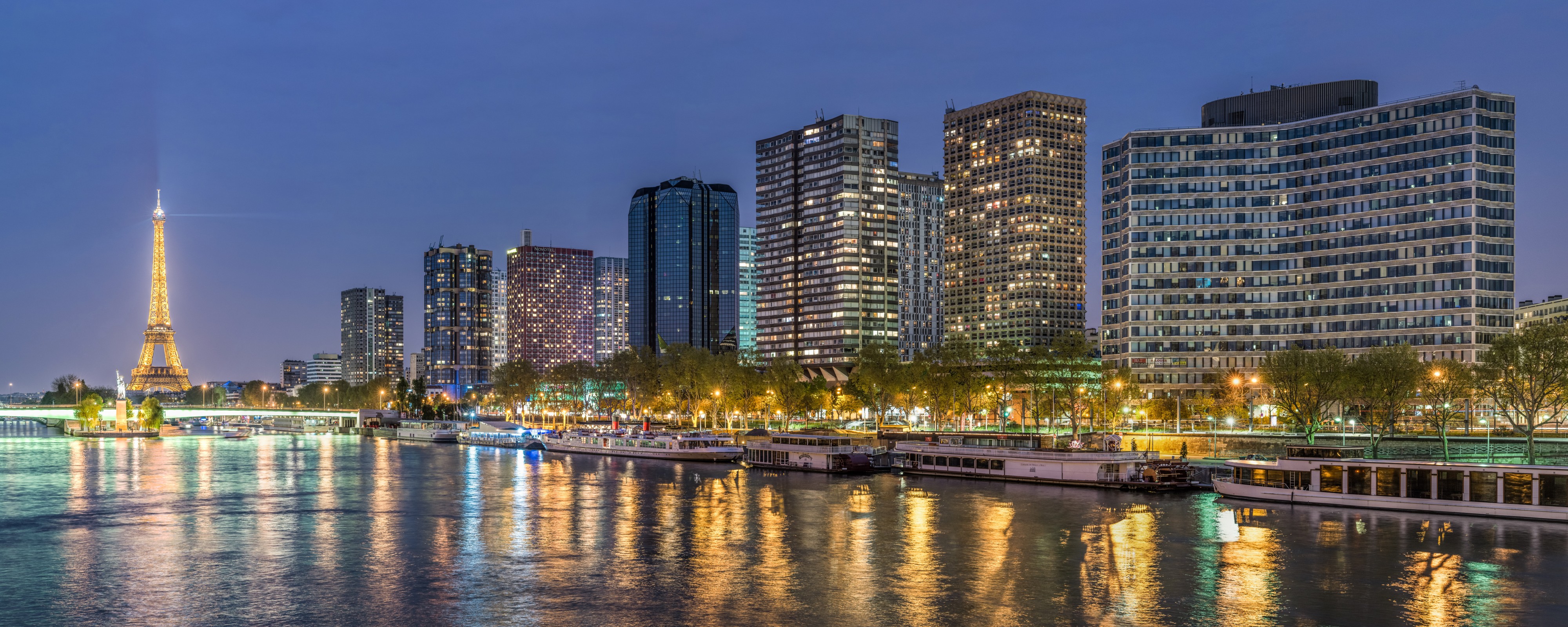 Front de Seine as seen from Pont Mirabeau 140412 1