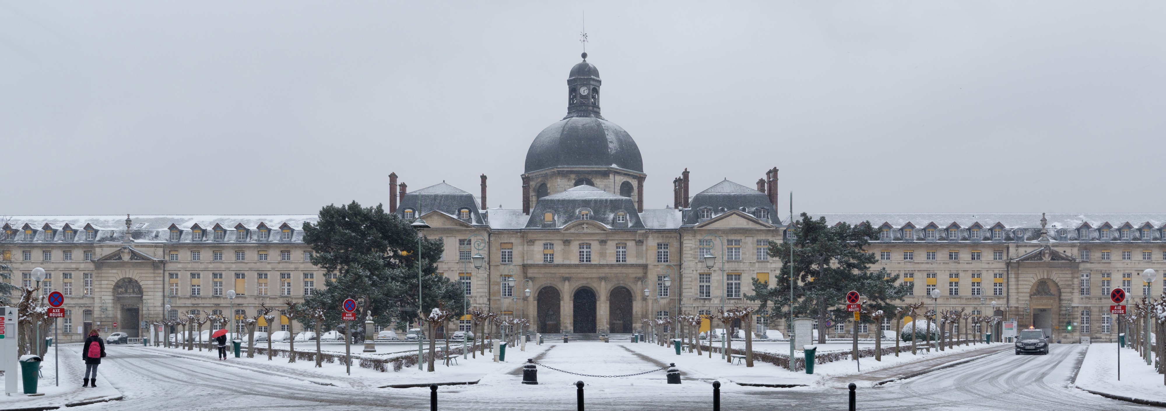 La Pitie-Salpetriere under snow 2013-03-12