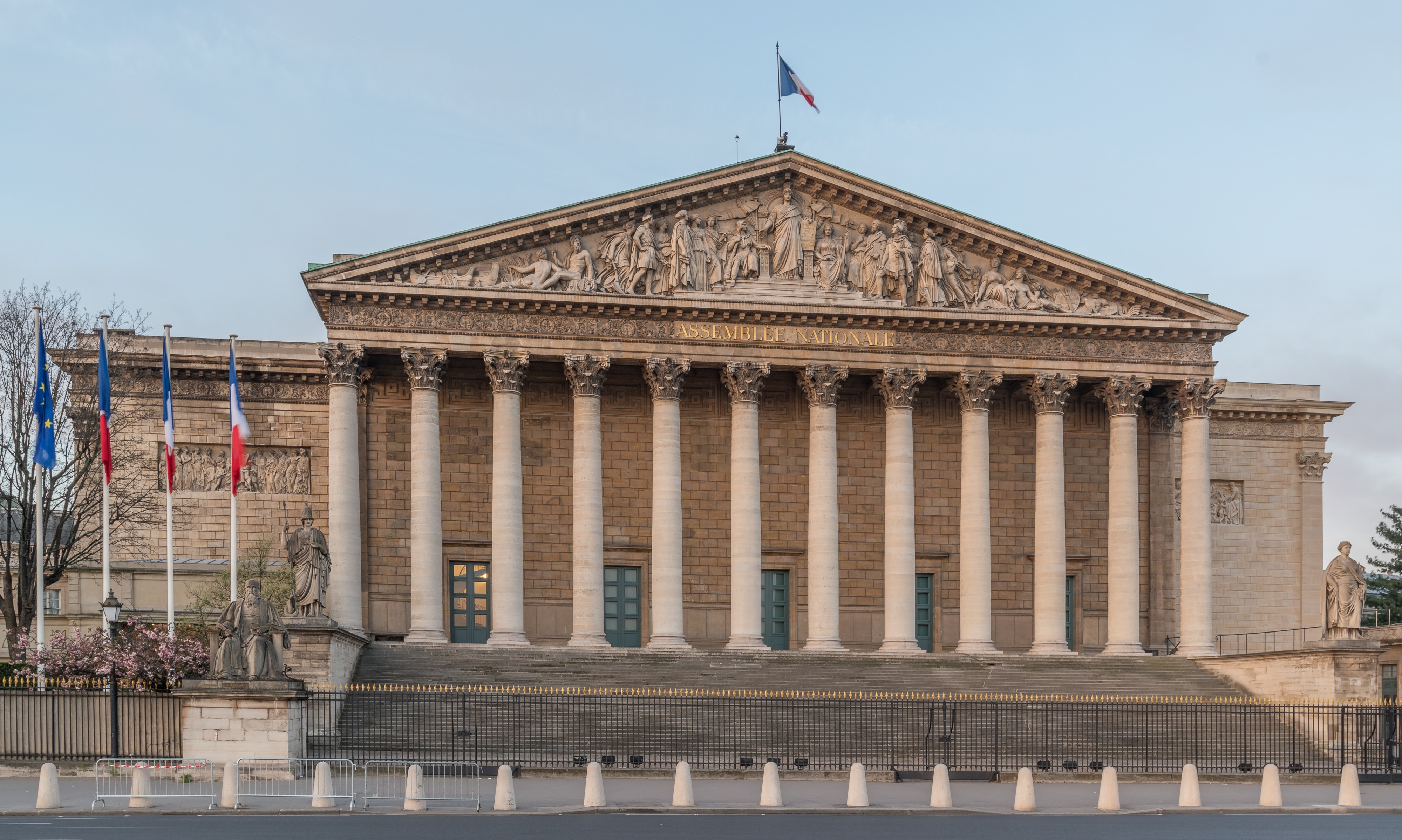 Palais Bourbon, Paris 7e, NW View 140402 1