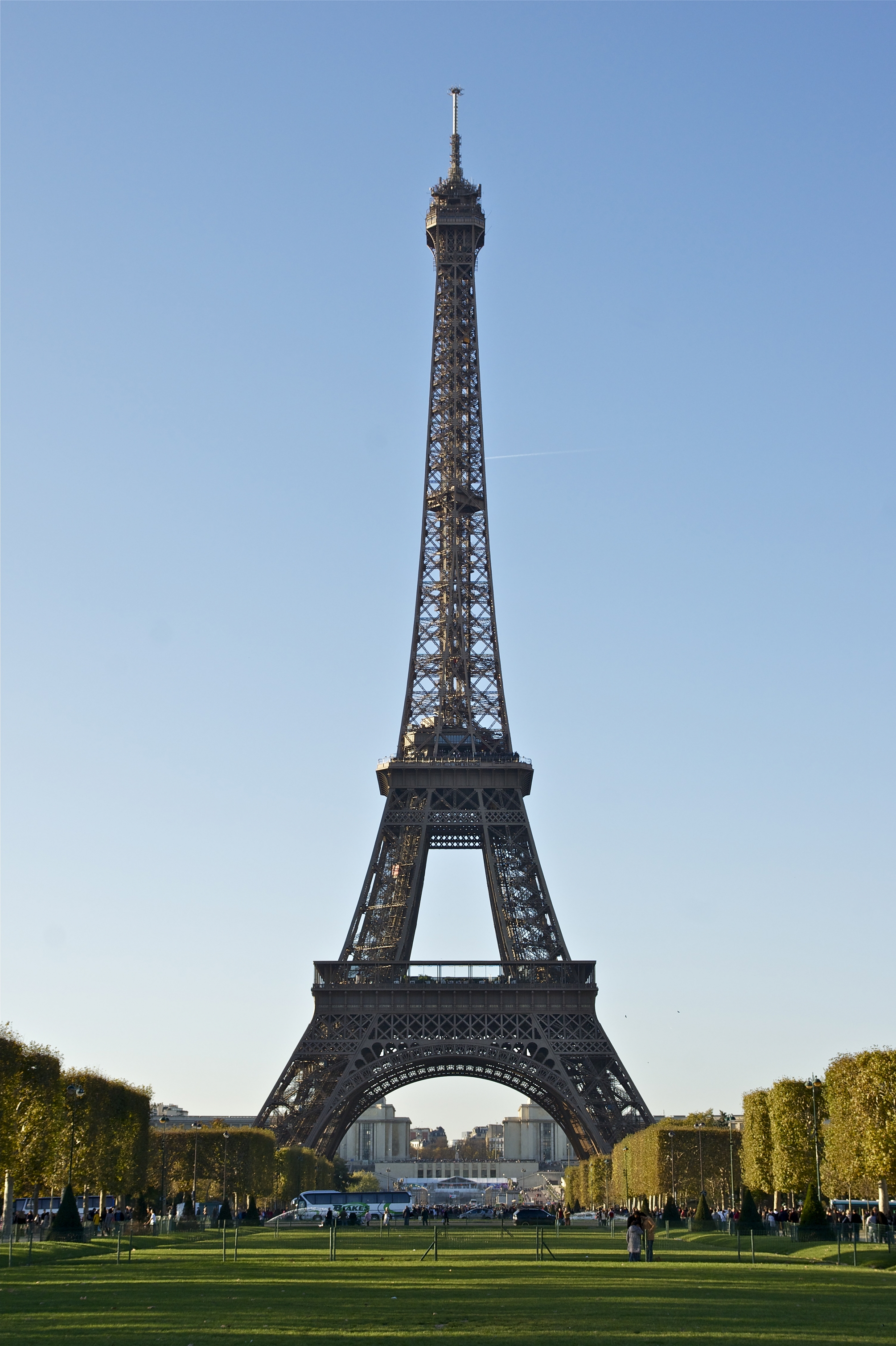 Tour Eiffel vue du Champ-de-Mars