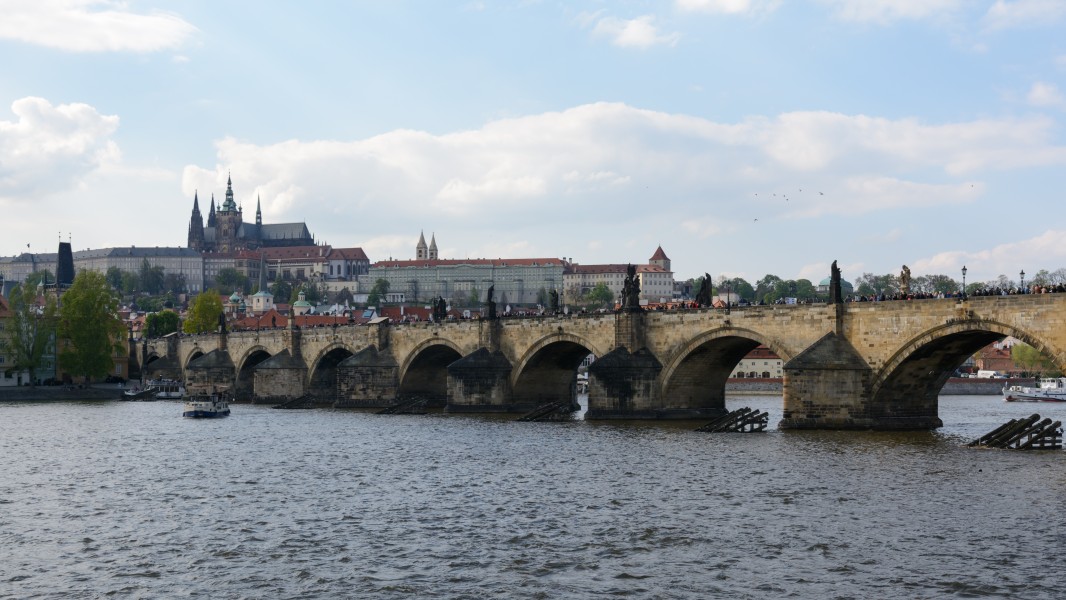 Praha Charles Bridge 20170430 02