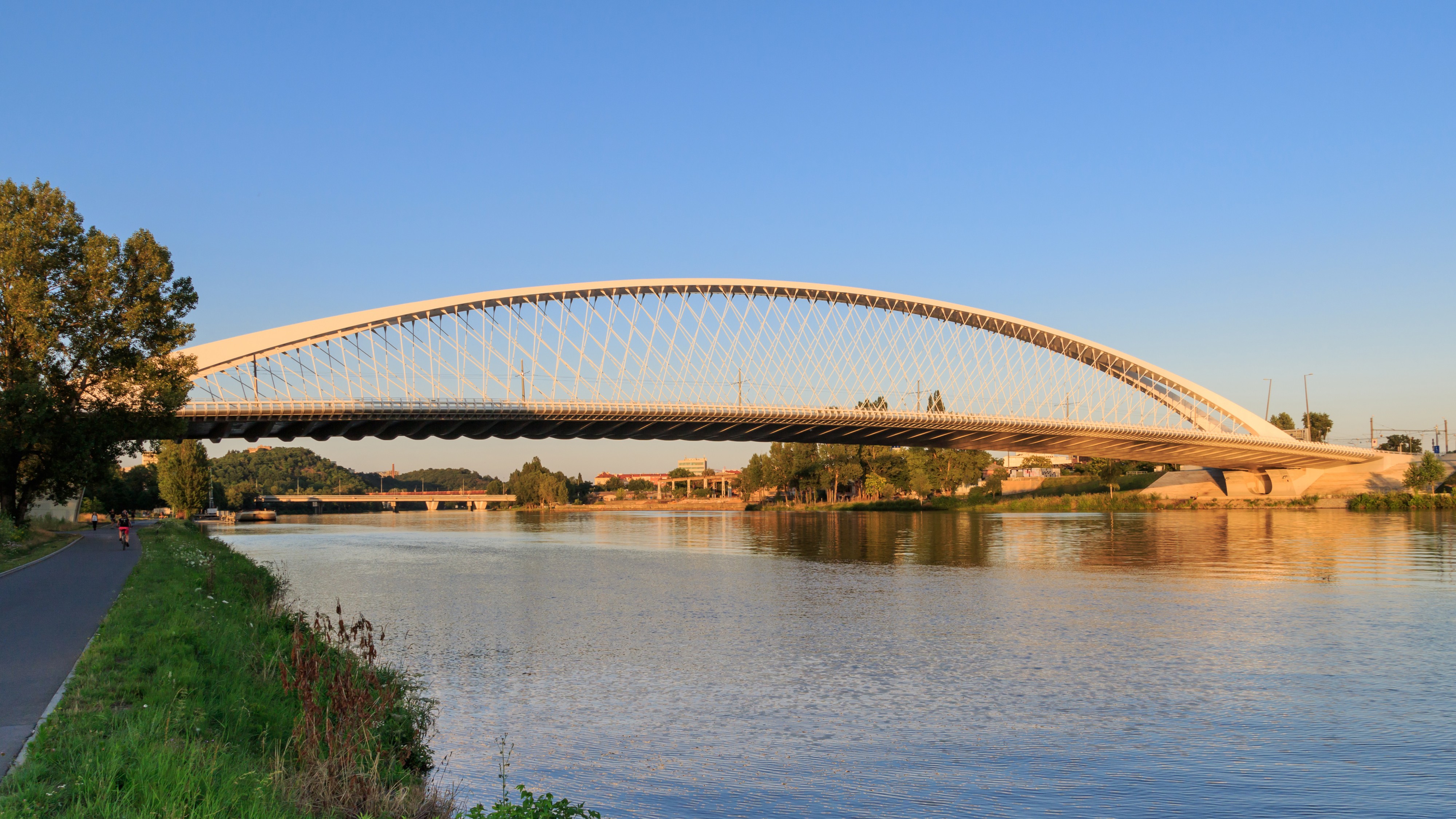 Prague 07-2016 Troja Bridge img2
