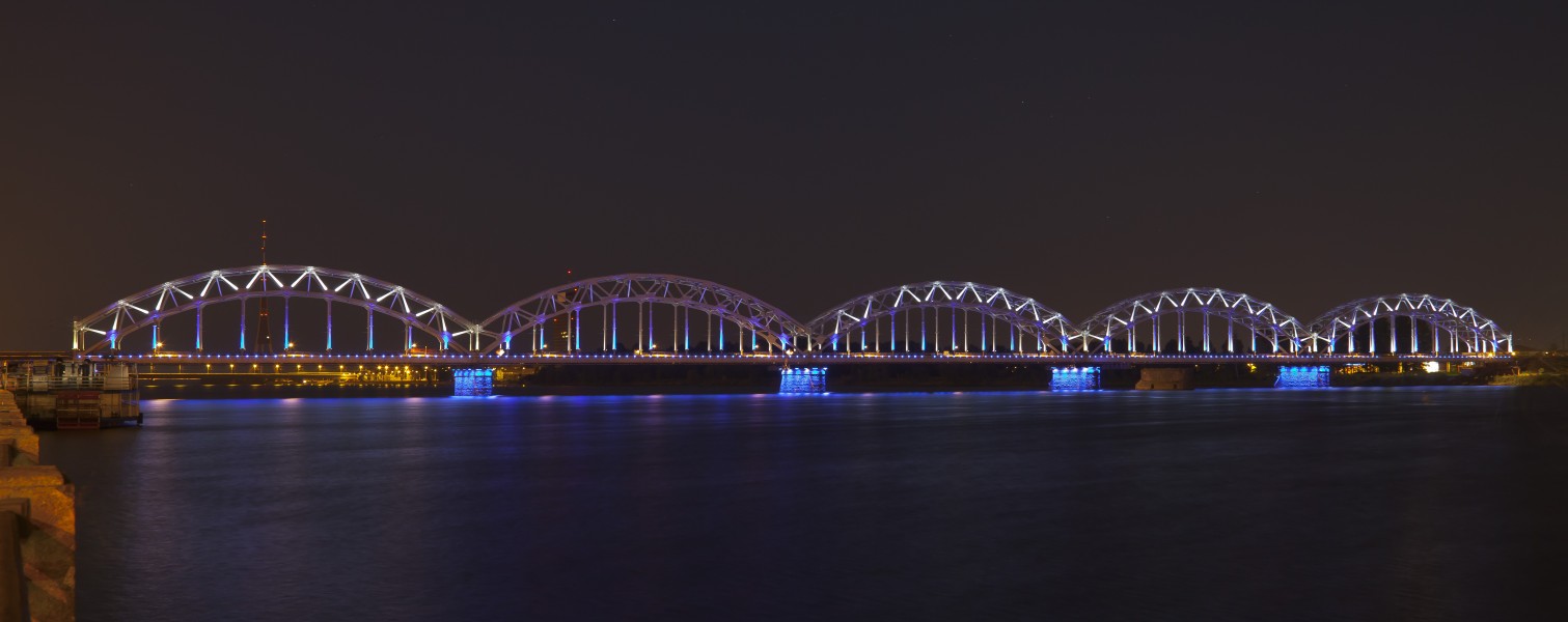 Puente del Ferrocarril, Riga, Letonia, 2012-08-07, DD 11