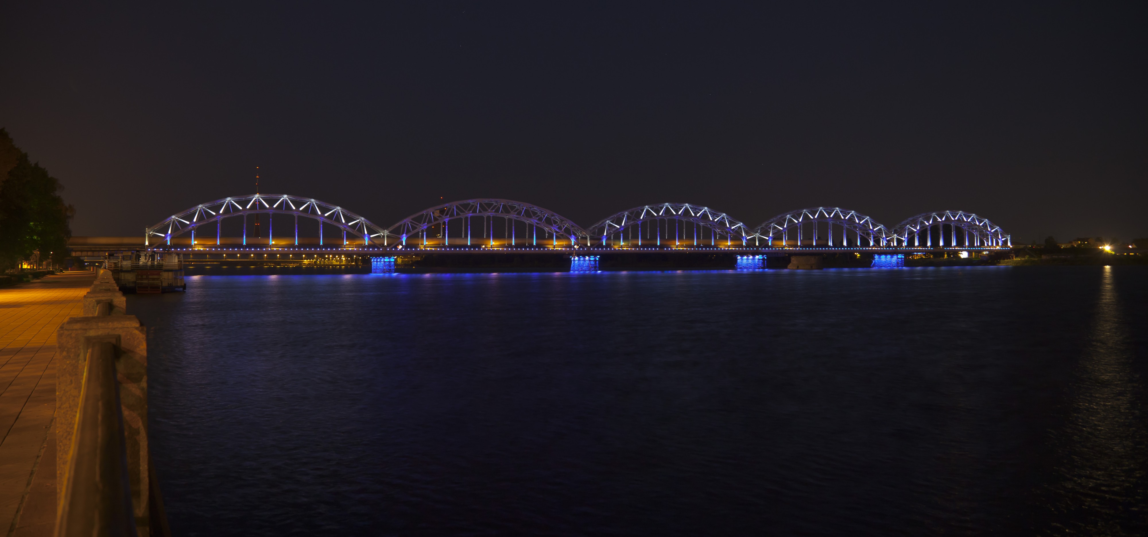 Puente del Ferrocarril, Riga, Letonia, 2012-08-07, DD 08