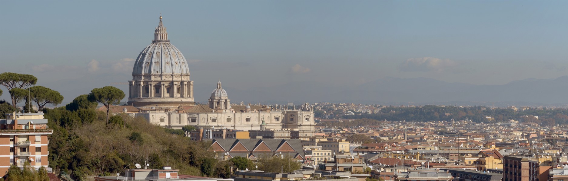 Panoramica of Rome view from Via San Lucio