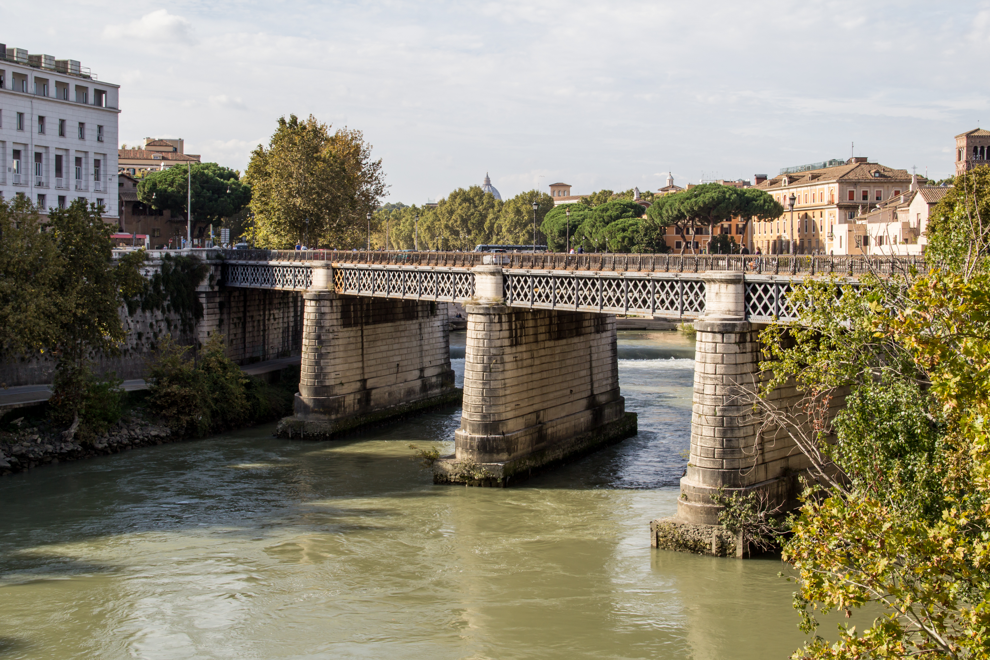 Rome (IT), Ponte Palatino -- 2013 -- 3482