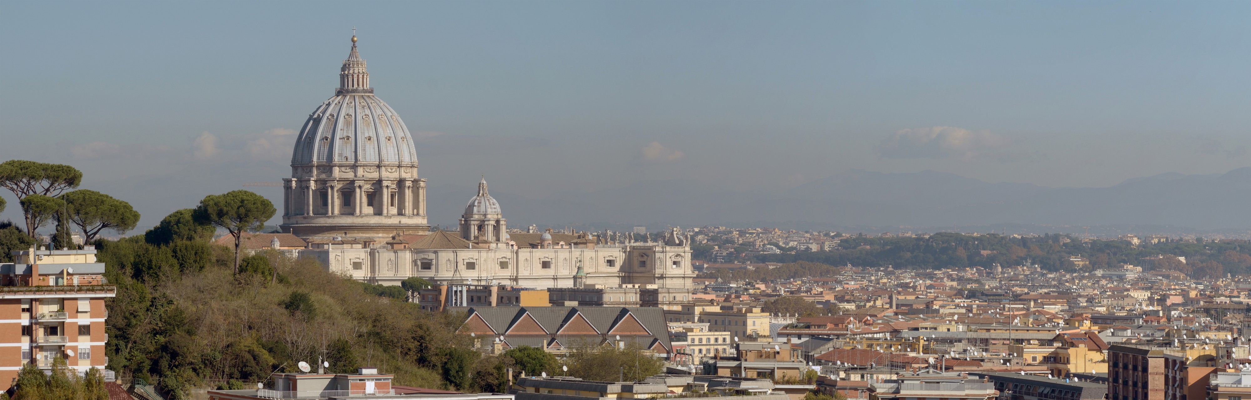 Panoramica of Rome view from Via San Lucio