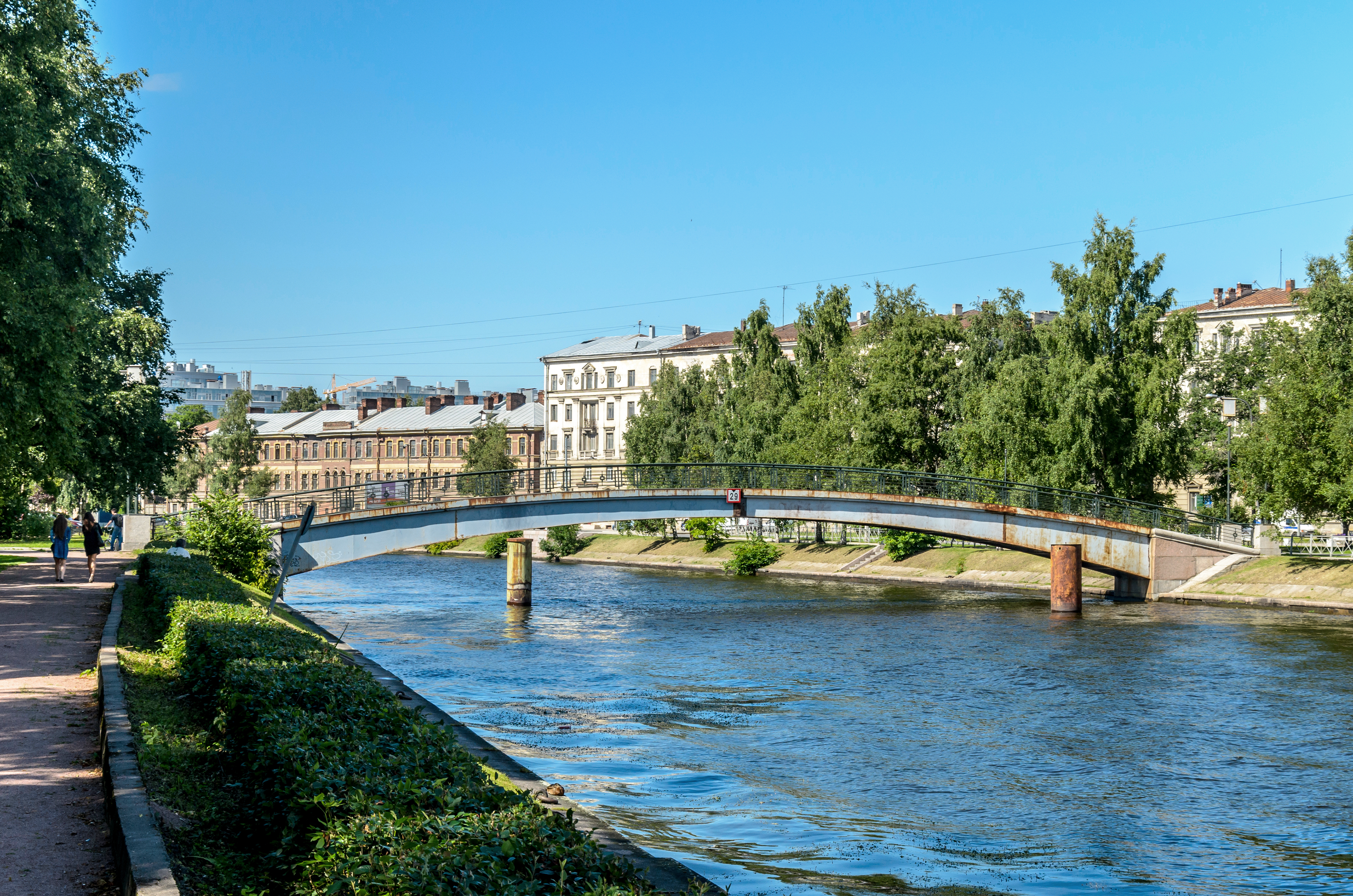 4th Zhdanovsky Pedestrian Bridge 01
