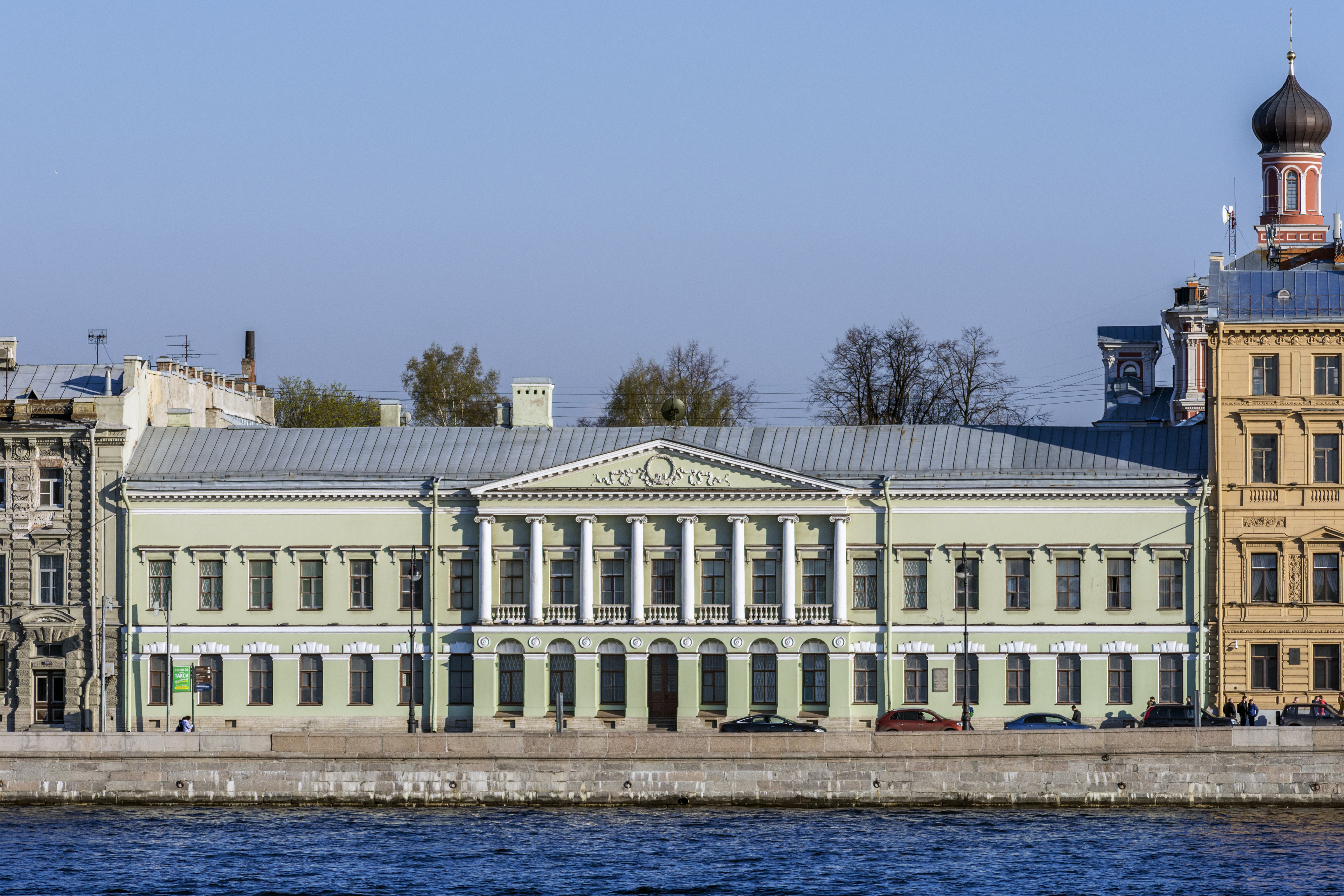 Angliyskaya Embankment SPB 32