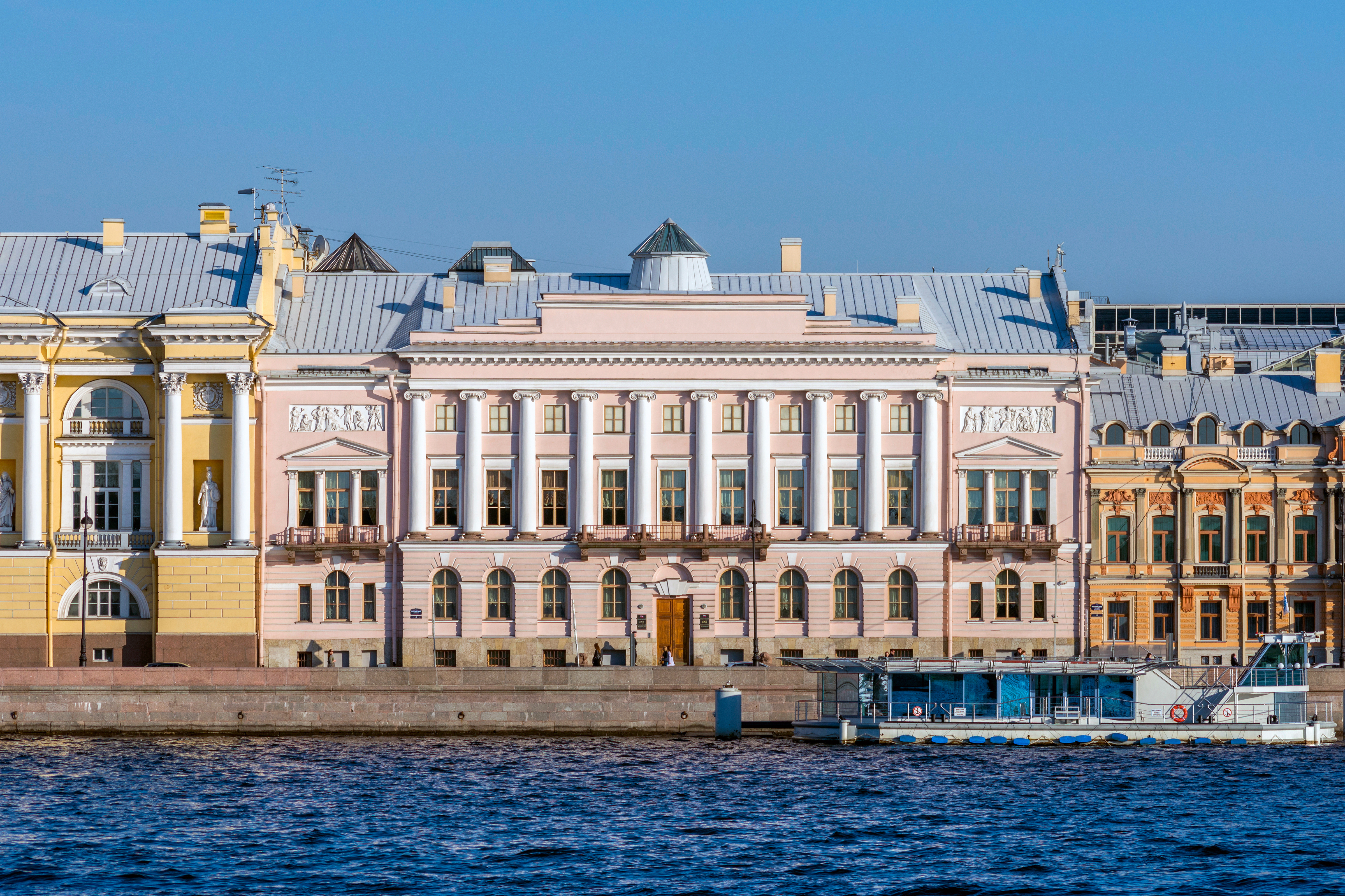 Angliyskaya Embankment SPB 4