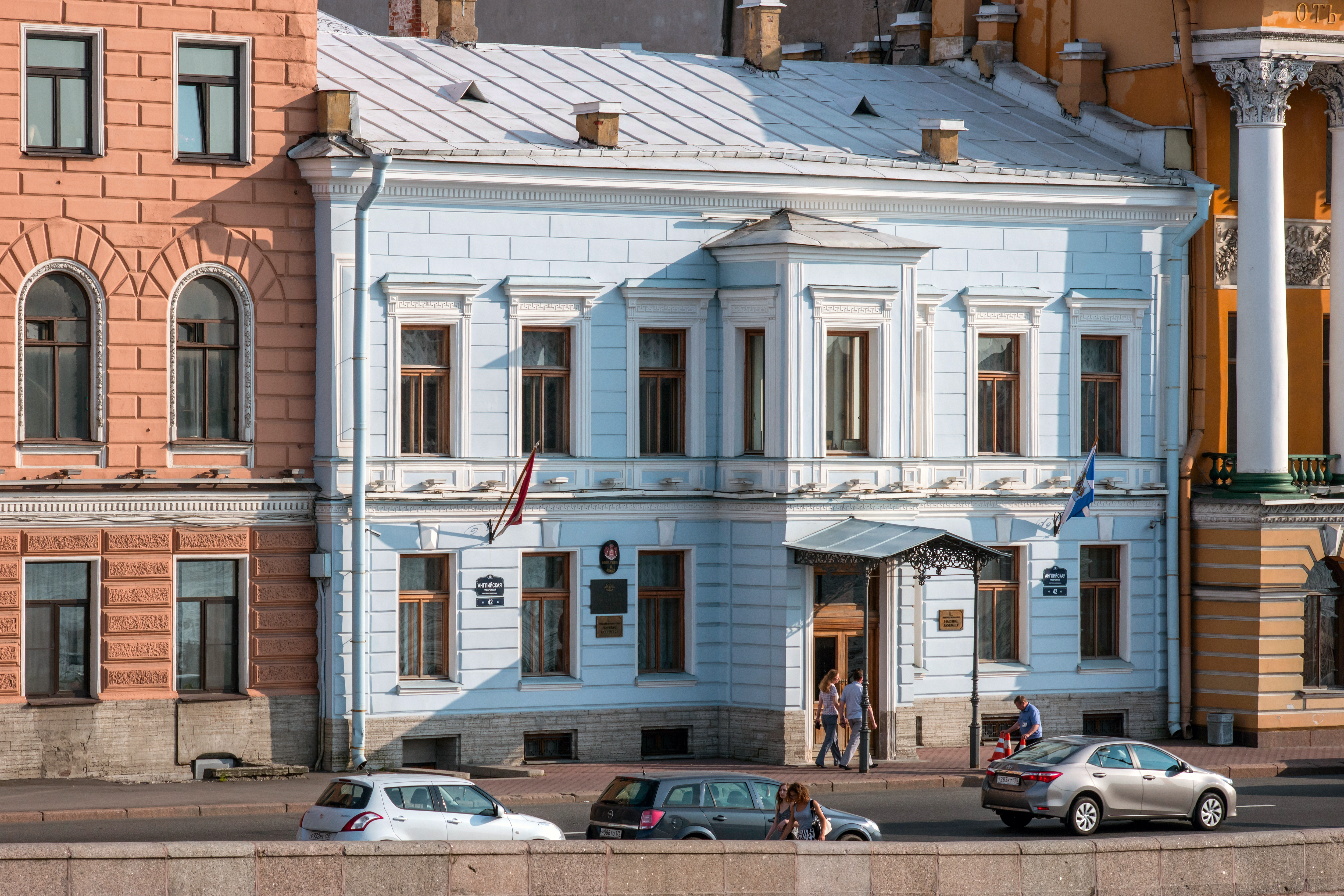 Angliyskaya Embankment SPB 42