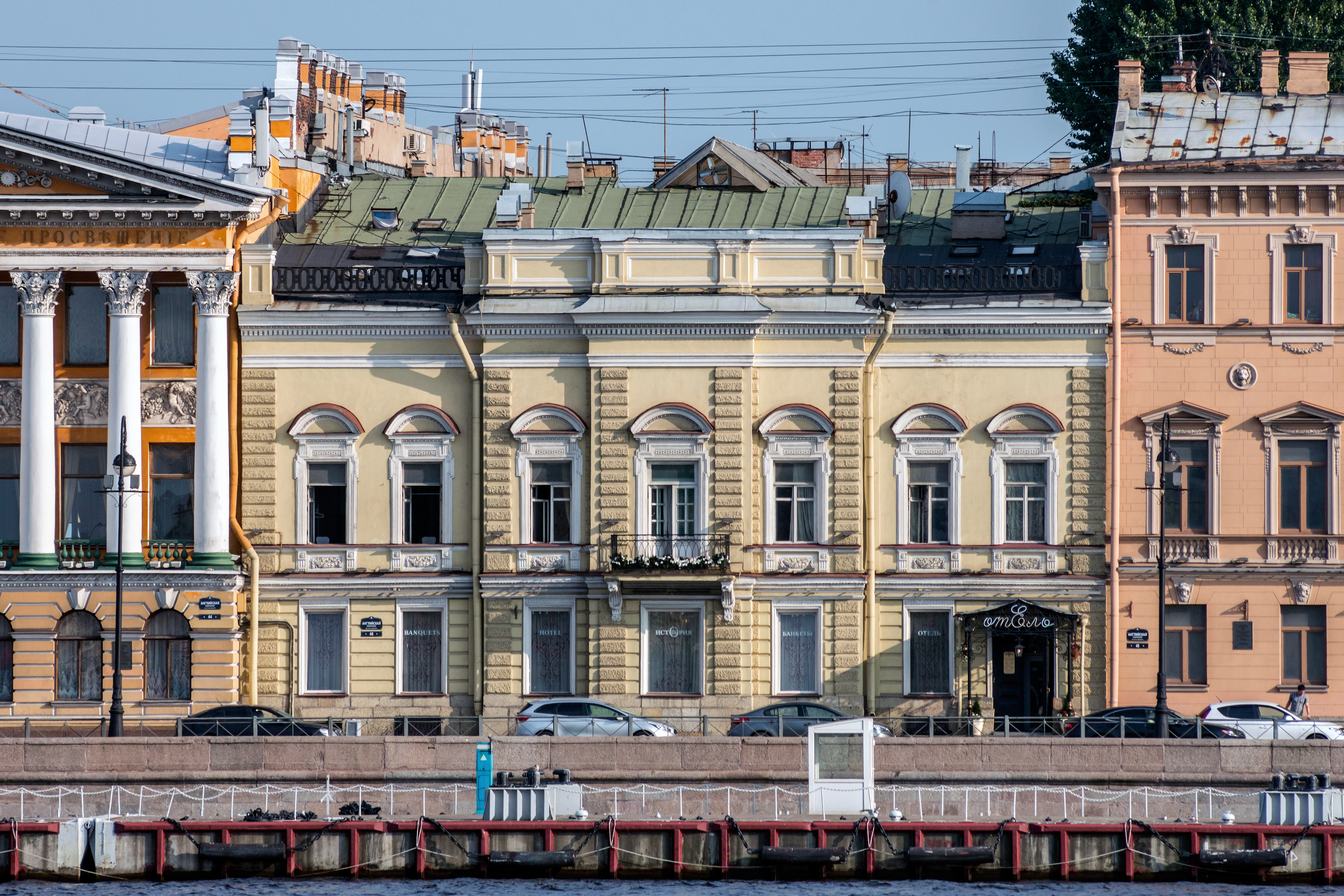 Angliyskaya Embankment SPB 46