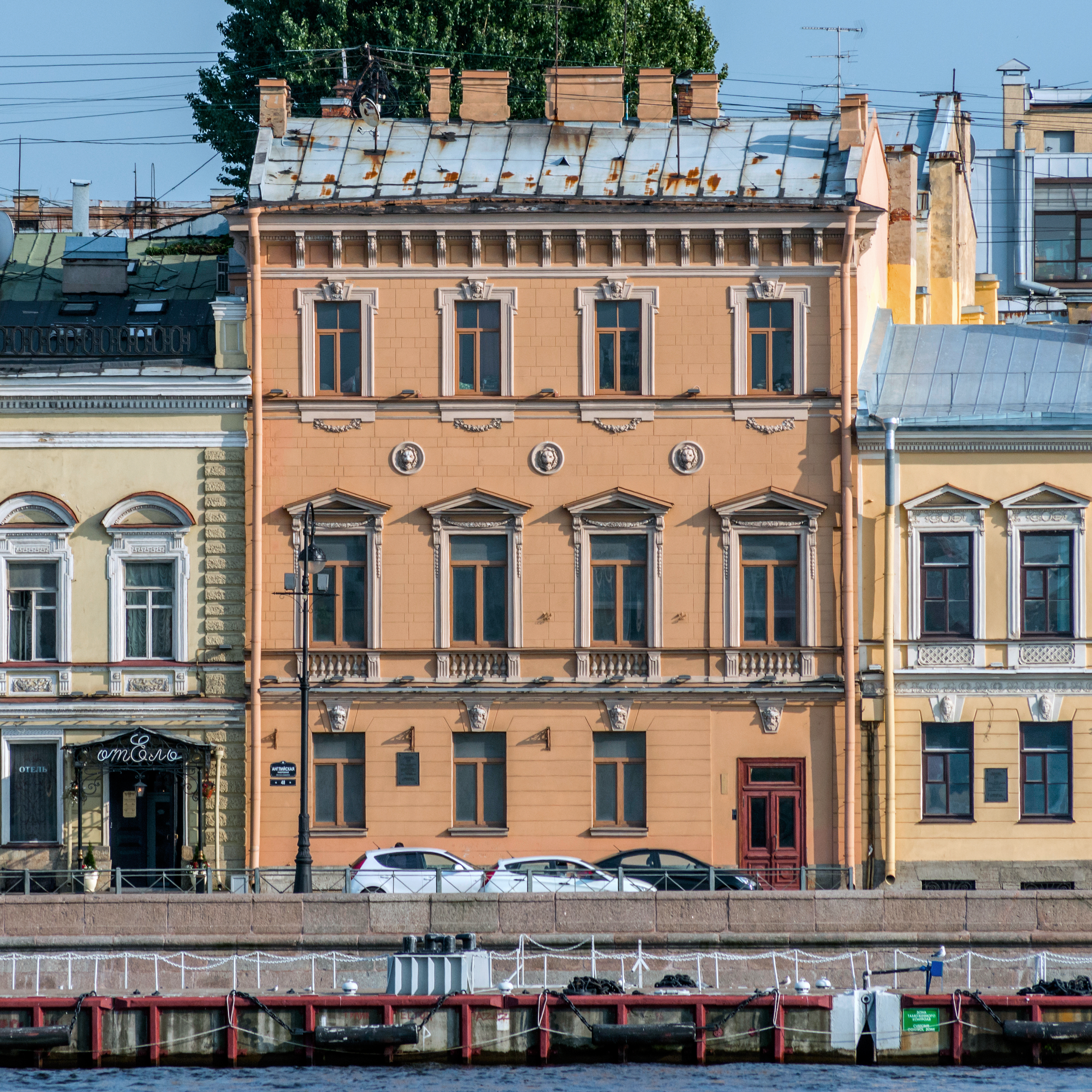 Angliyskaya Embankment SPB 48