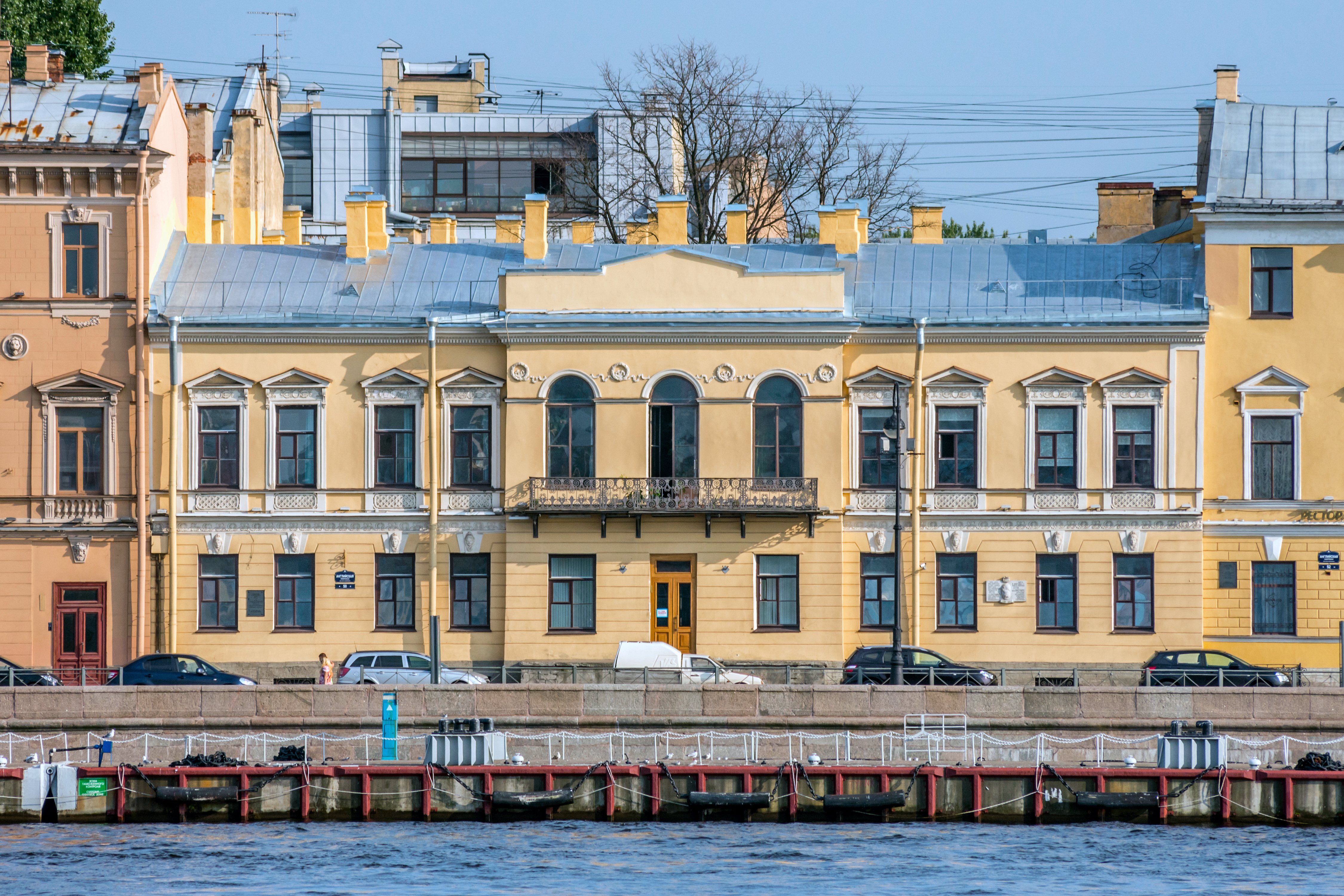 Angliyskaya Embankment SPB 50