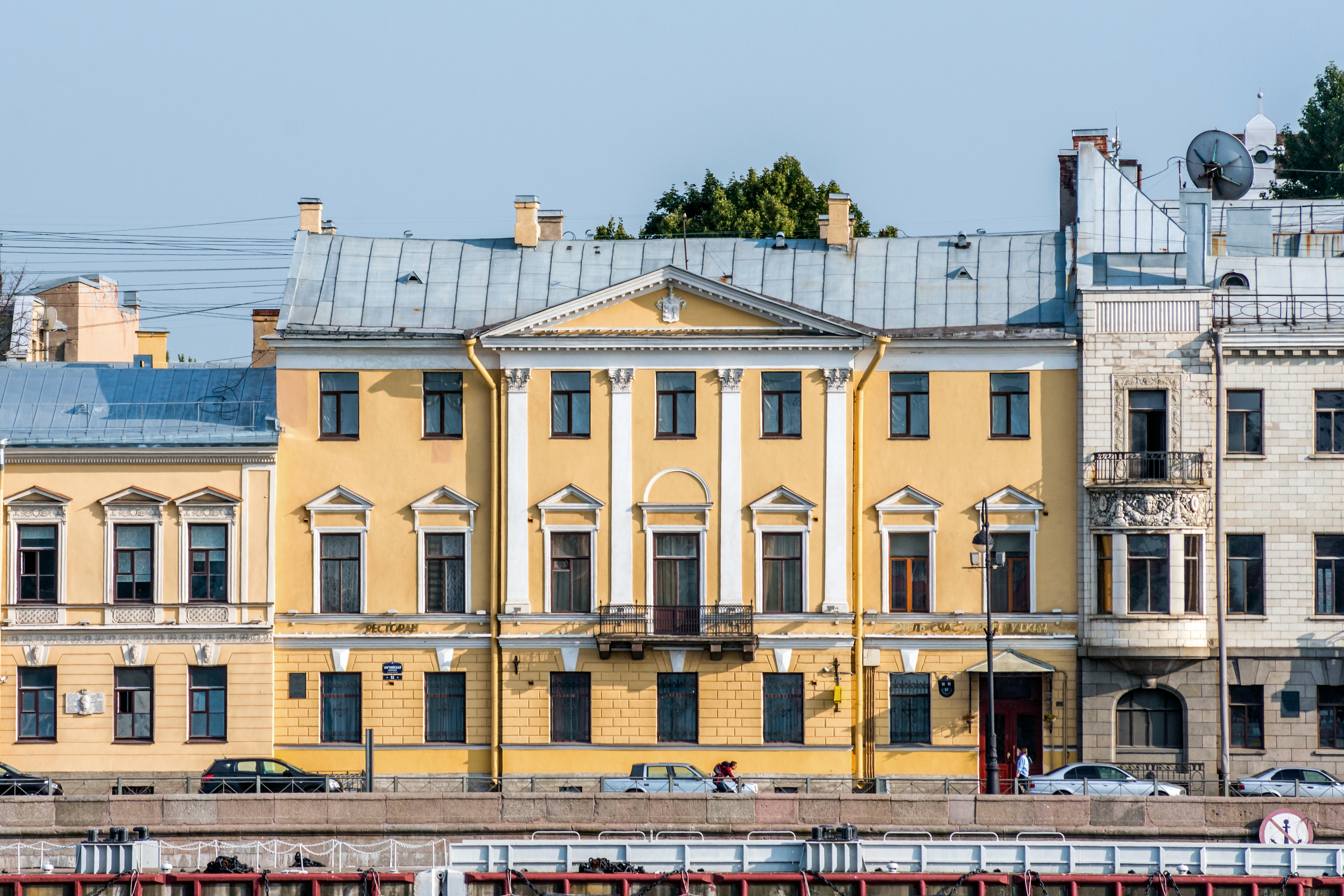 Angliyskaya Embankment SPB 52