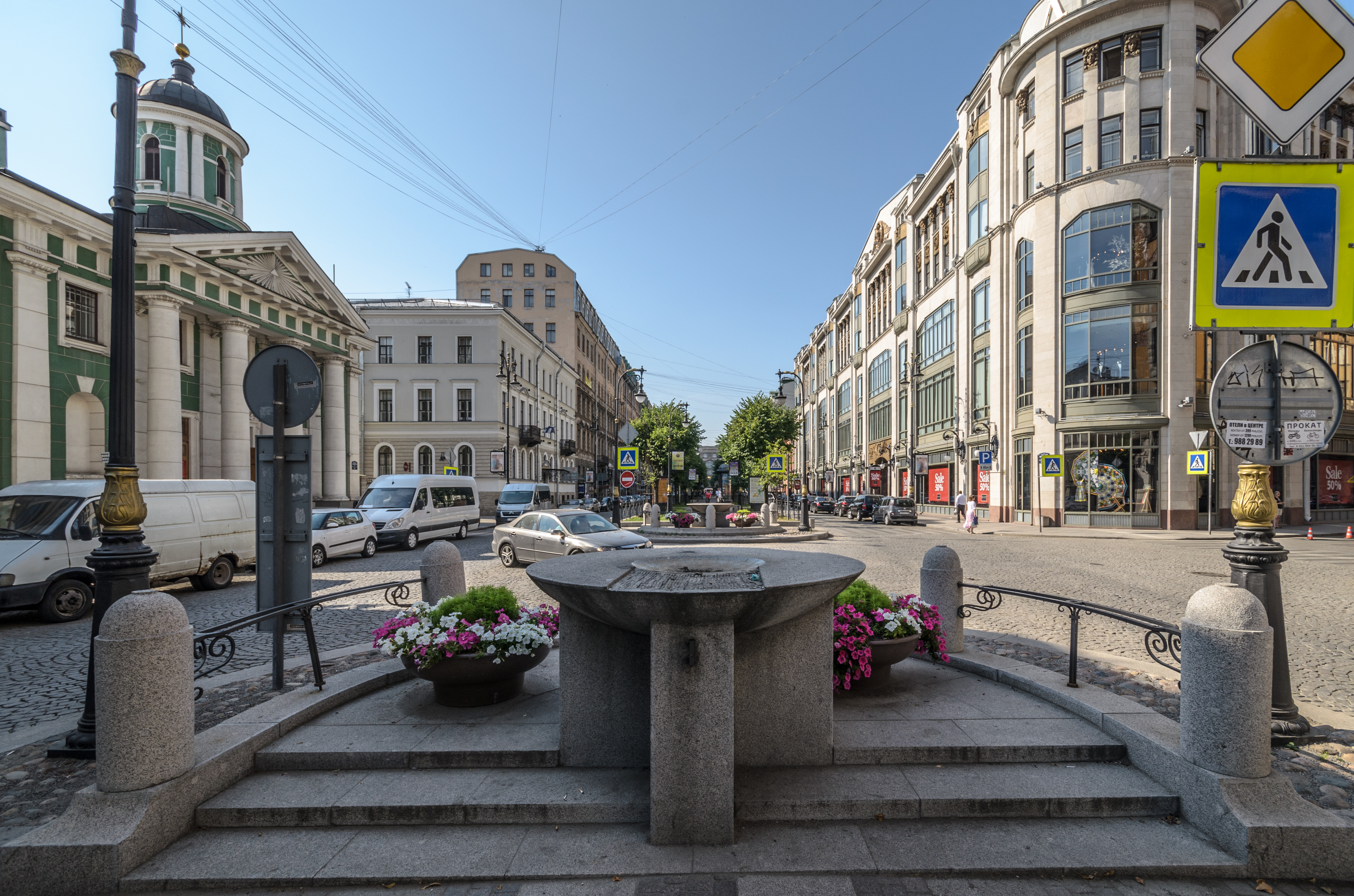 Bolshaya Konushennaya Street 01