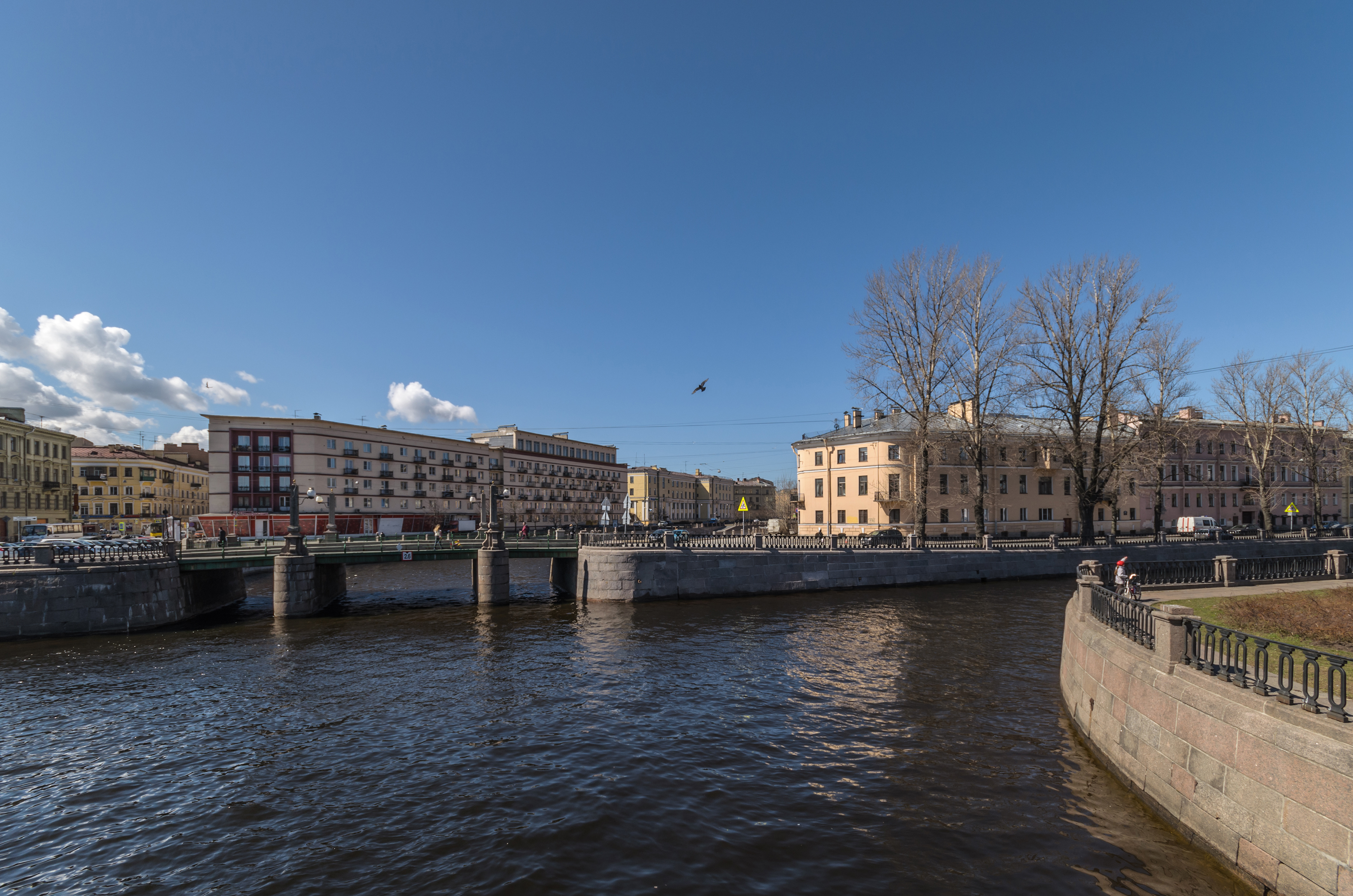 Griboedov and Krukov Channels crossing