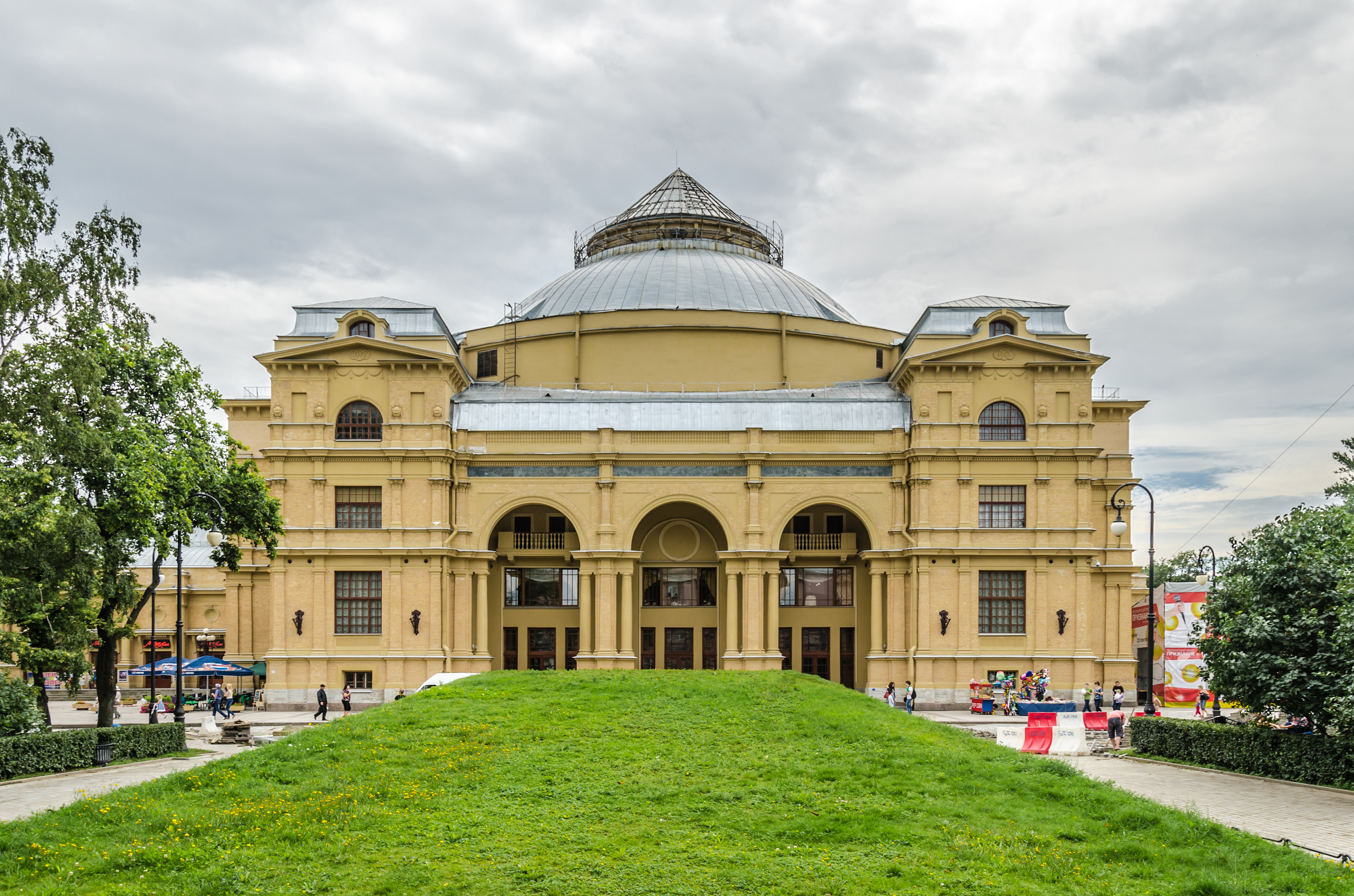 Music hall theater in SPB