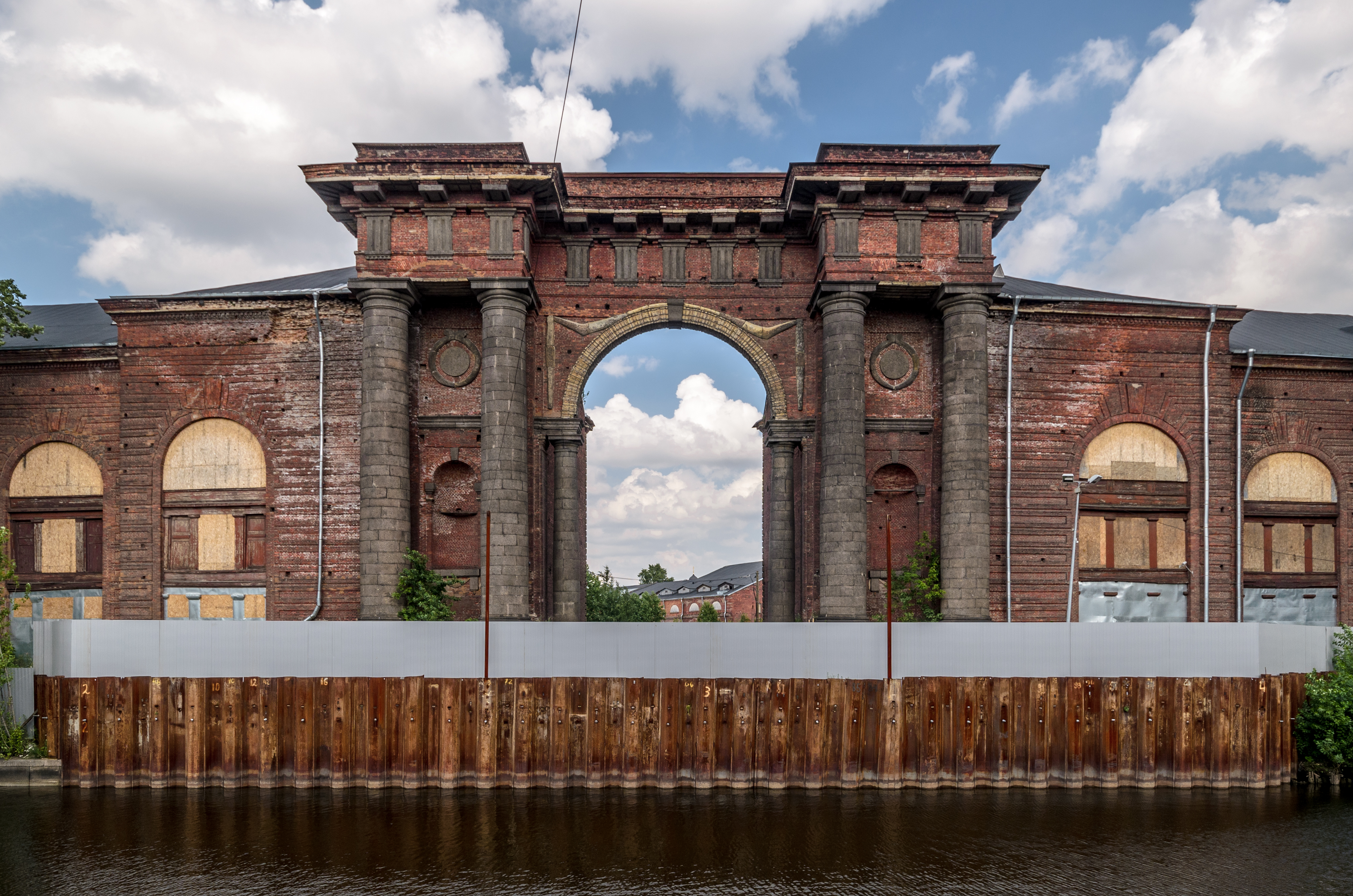 New Holland Island Gates