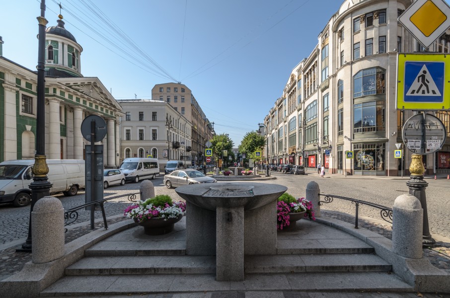 Bolshaya Konushennaya Street 01