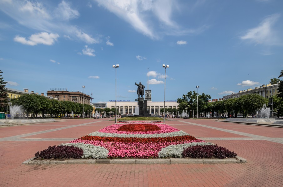 Lenina Square SPB 02