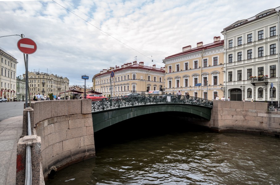 Pevchesky Bridge SPB 01